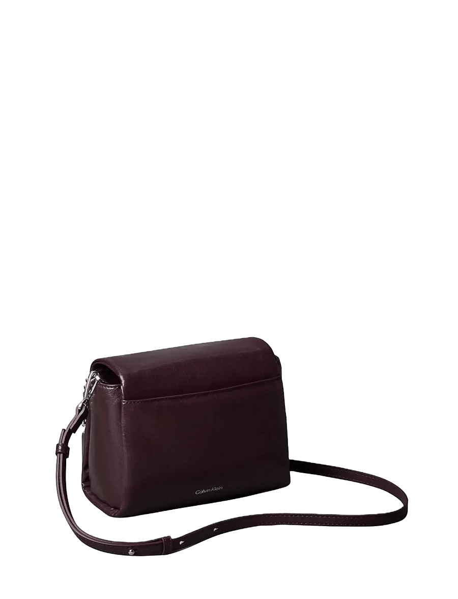 Calvin Klein - EMBLEM HW PADDED CROSSBODY - crossbody bags - fudge - 1