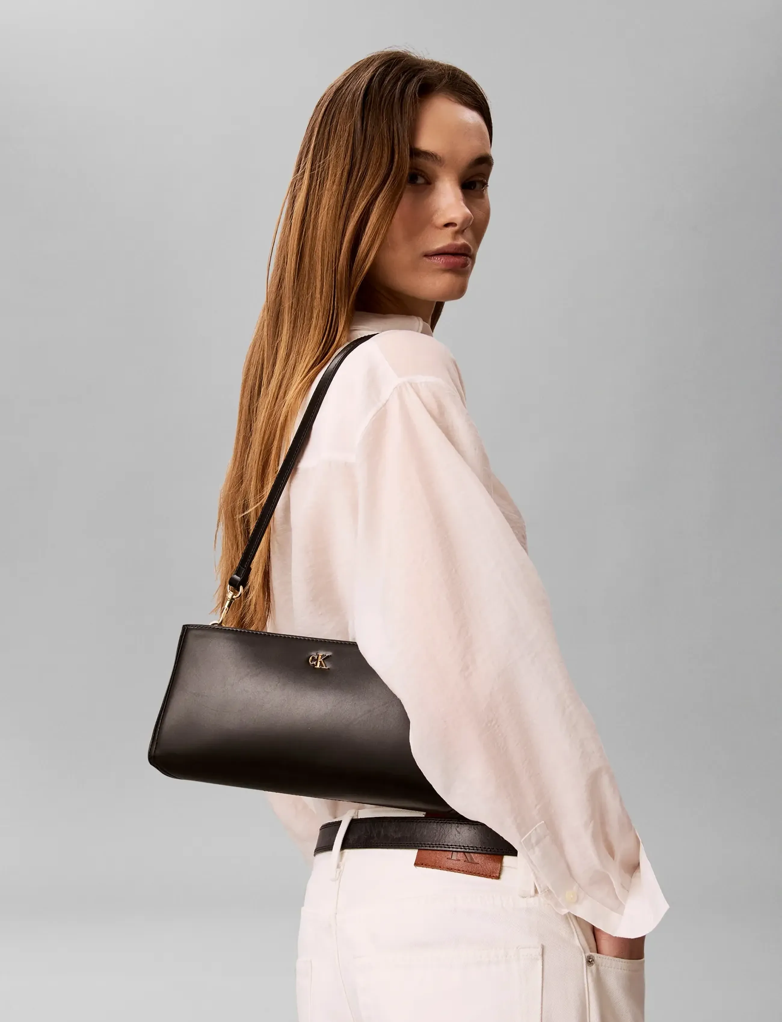 Calvin Klein CK ELONGATED SHOULDER BAG - Kotid - BLACK / black
