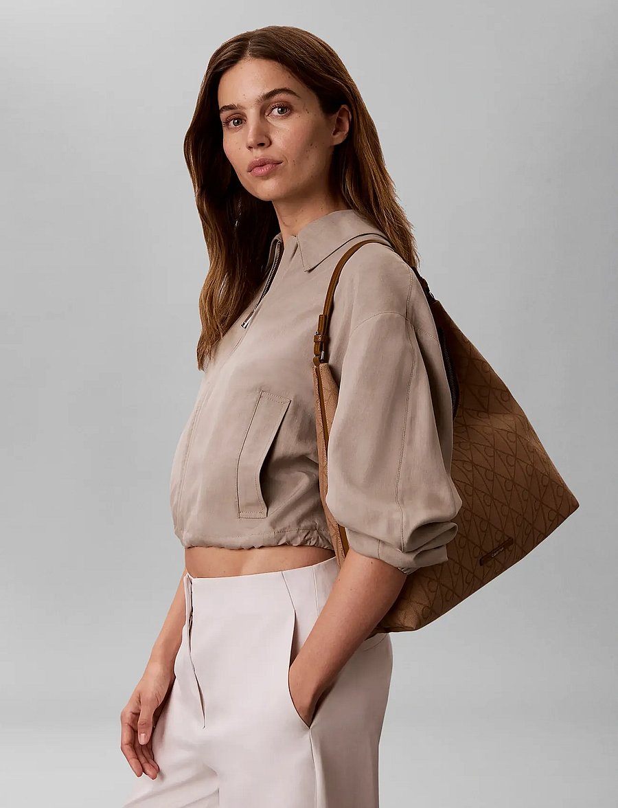 Calvin Klein - EMBLEM JACQUARD SHOULDER BAG - igapäevane stiil - cornstalk tbd aop jqd - 2
