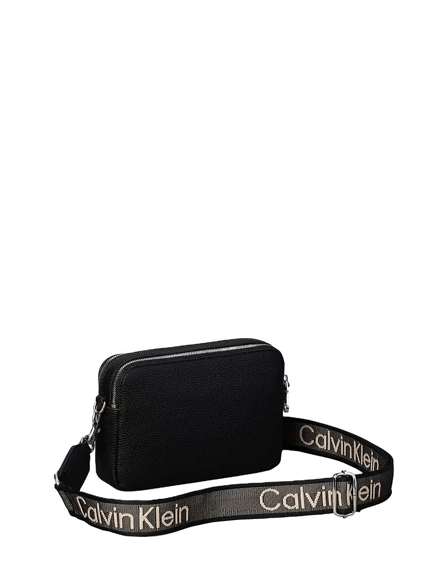 Calvin Klein - WEBBING 2X STRAP CAMERA BAG - shoulder bags - black shiny nickel - 1