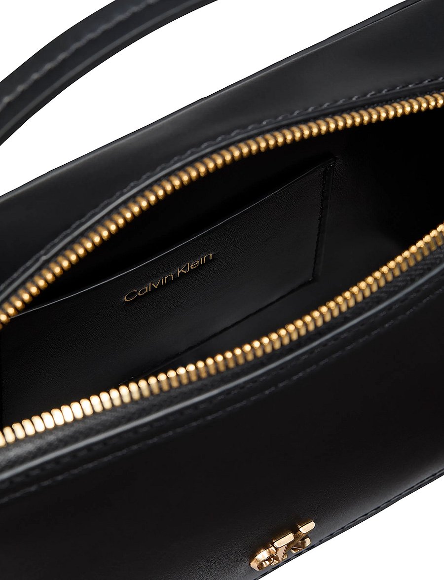 Calvin Klein - CK HARDWARE CAMERA BAG - crossbody bags - black - 2