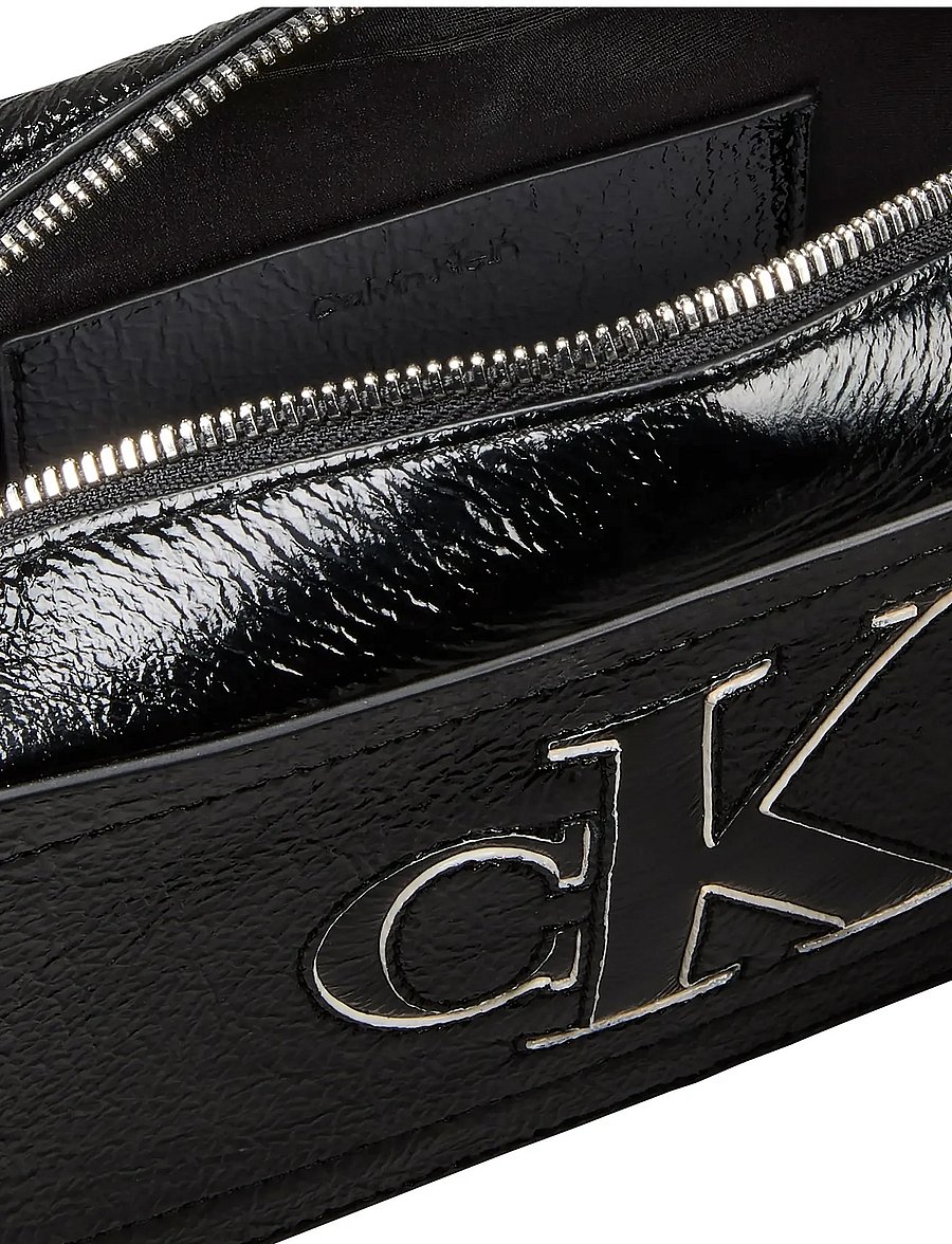 Calvin Klein - BOLD CK OUTLINE CAMERA BAG - crossbody bags - black - 2