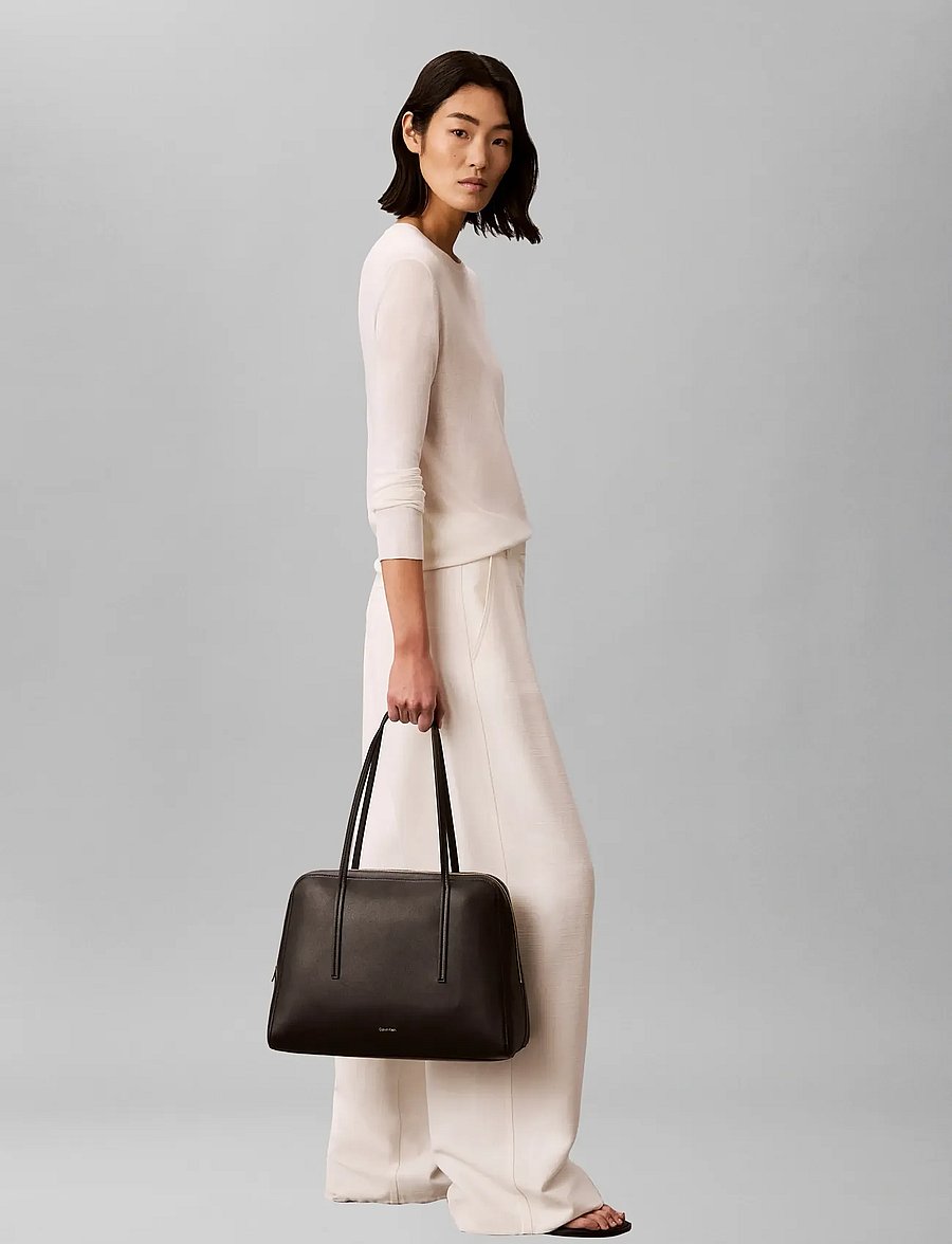 Calvin Klein - FOIL LOGO BOWLING BAG - besondere anlässe - black toasted coconut - 0