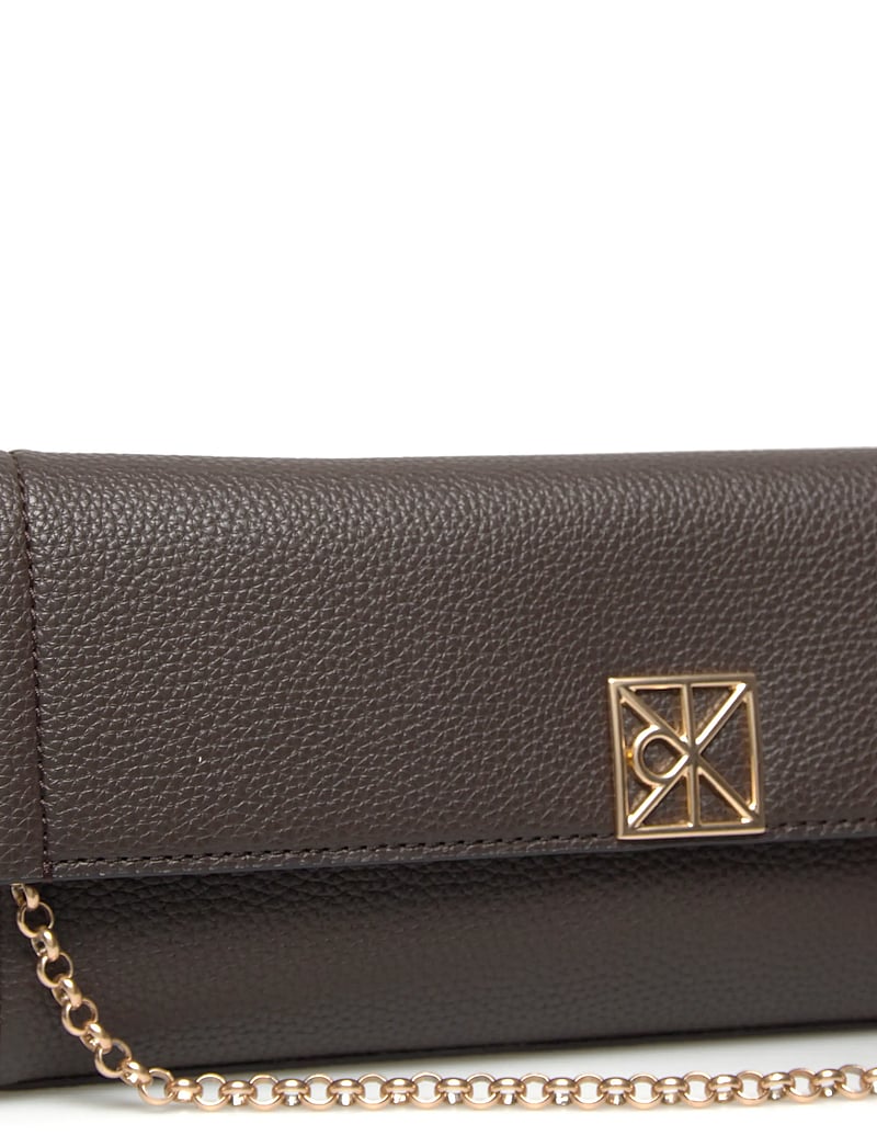 Calvin Klein - EMBLEM HW PEBBLE CLUTCH - erilised sündmused - delicioso - 4