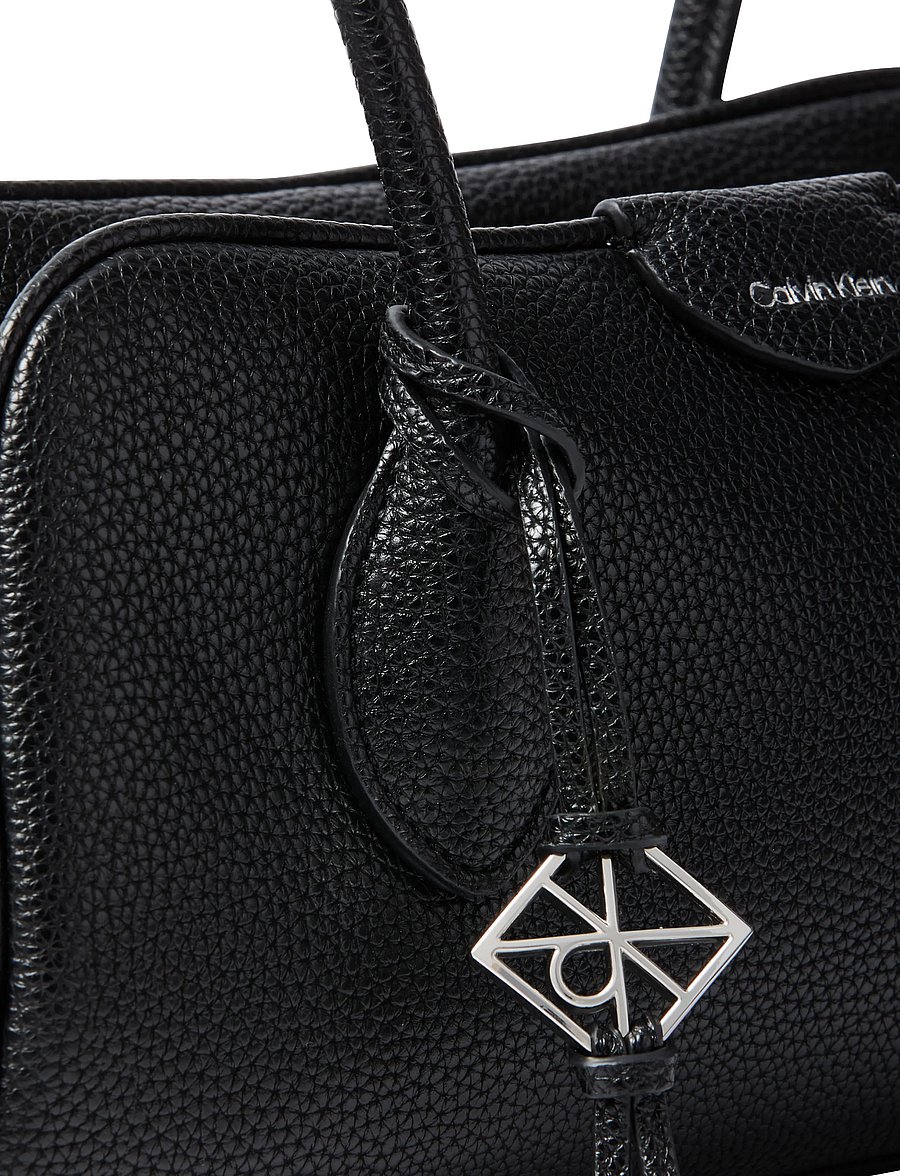 Calvin Klein - EMBLEM TRIO PEBBLE SHOULDER BAG - everyday style - black - 2