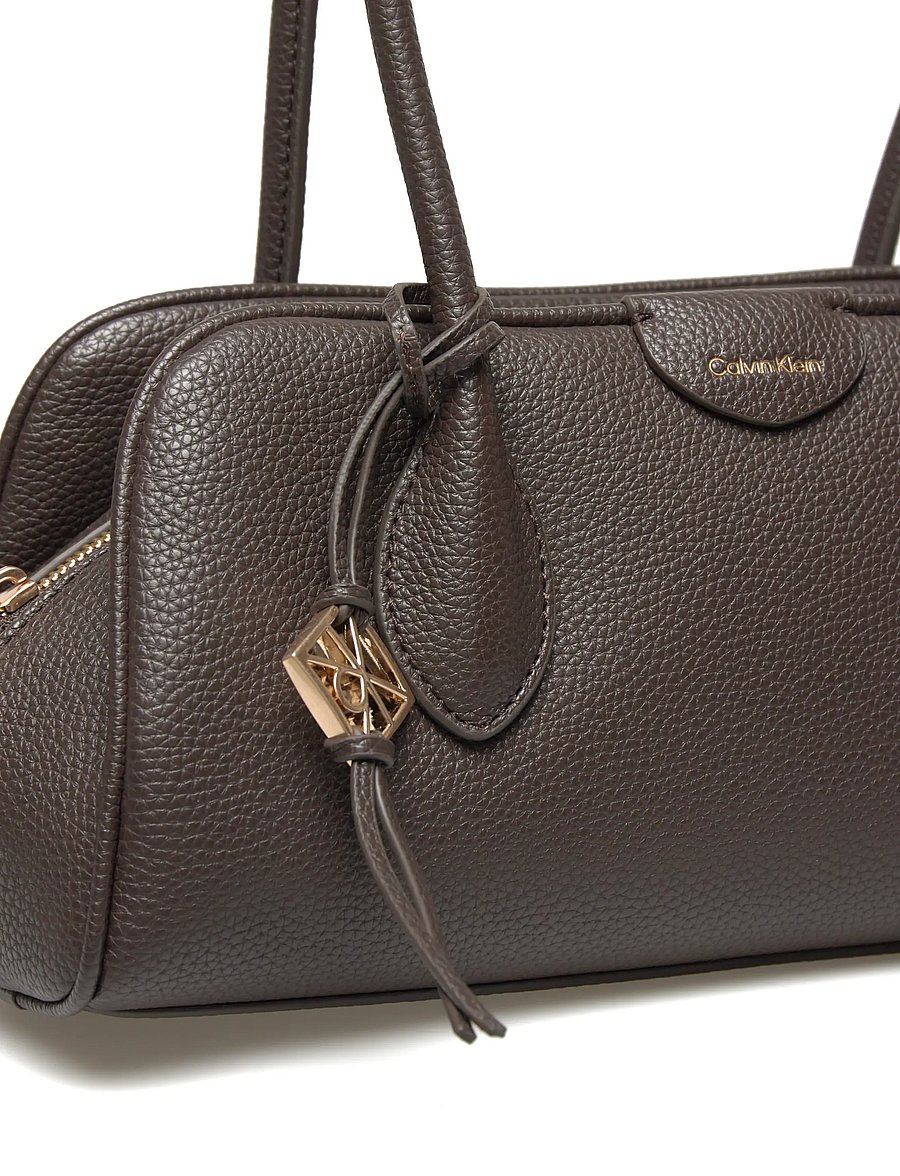 Calvin Klein - EMBLEM TRIO PEBBLE SHOULDER BAG - everyday style - delicioso - 4