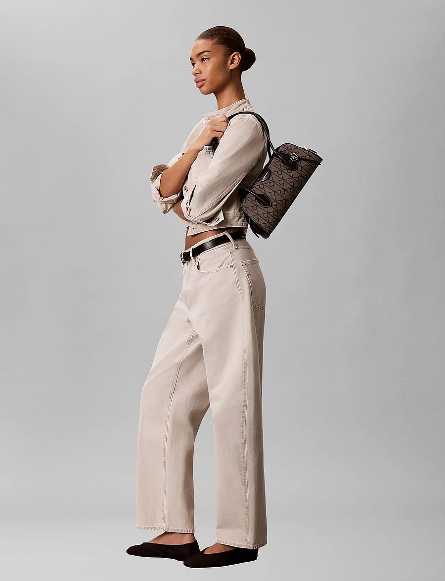 Calvin Klein - EMBLEM TRIO JACQUARD SHOULDER BA - hversdagsleg tíska - lotus beige black aop jqd - 0