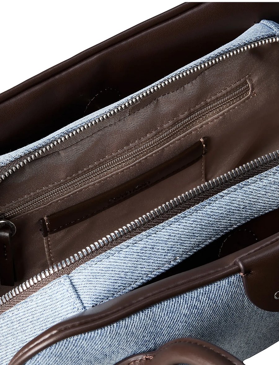Calvin Klein - EMBLEM TRIO DENIM SHOULDER BAG - axelremsväskor - light wash denim - 3