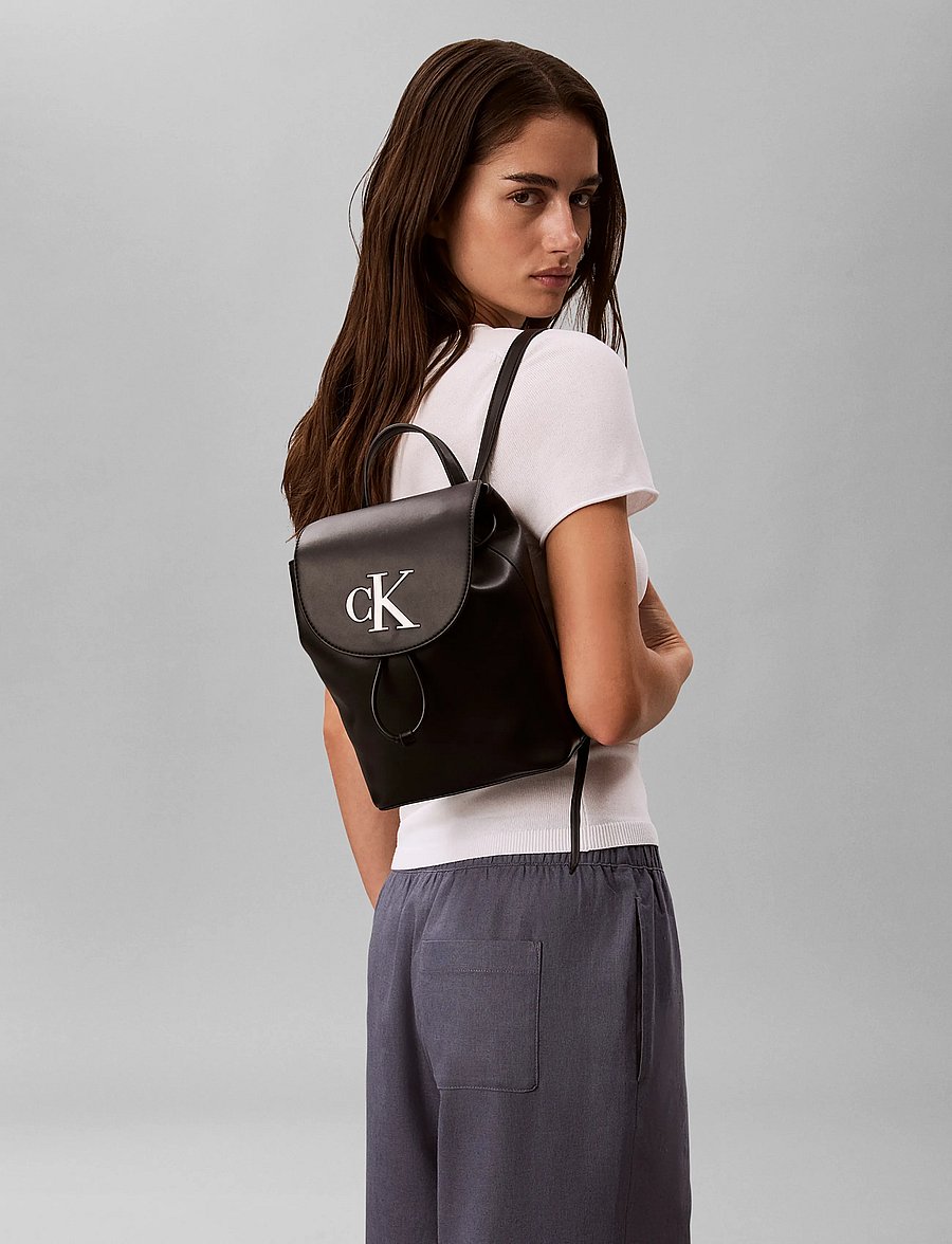 Calvin Klein - BOLD CK FLAP MINI BACKPACK - igapäevane stiil - black white - 0