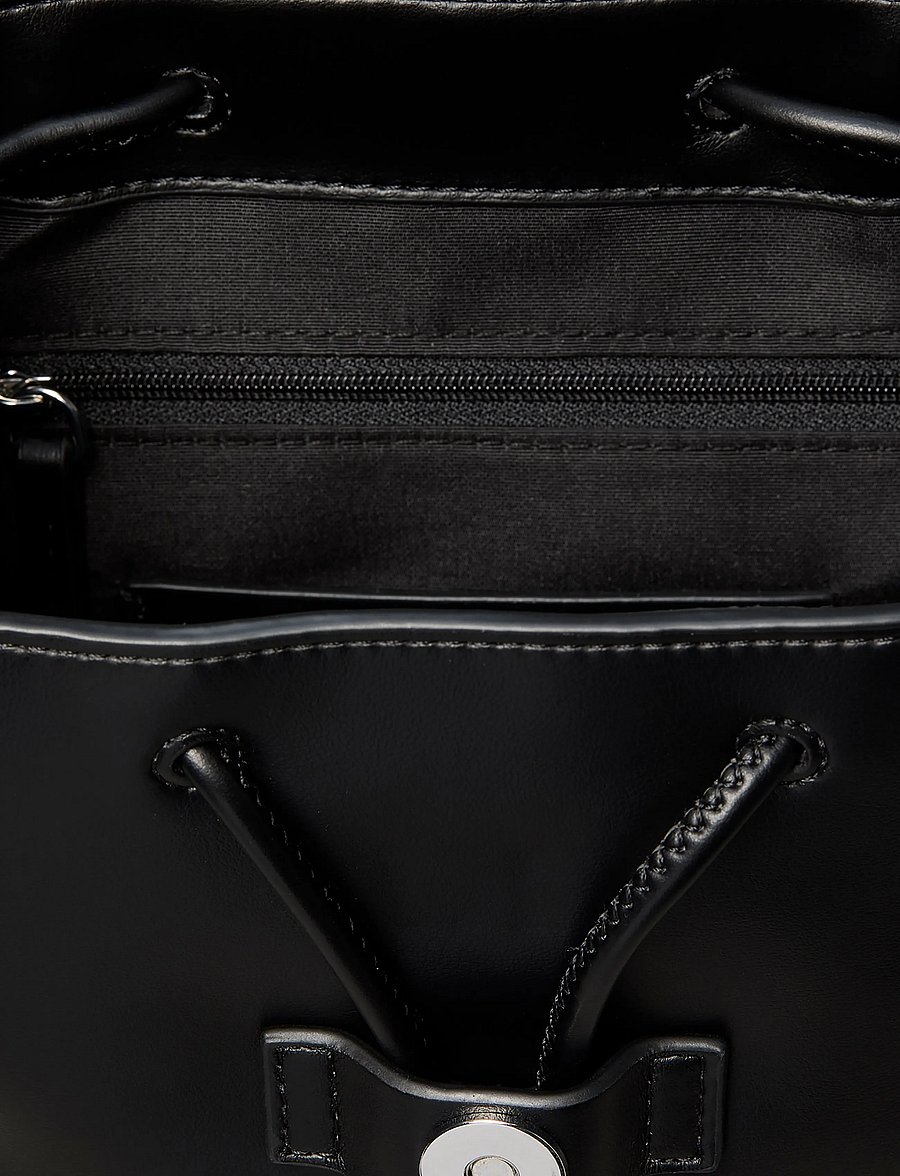 Calvin Klein - BOLD CK FLAP MINI BACKPACK - igapäevane stiil - black white - 3