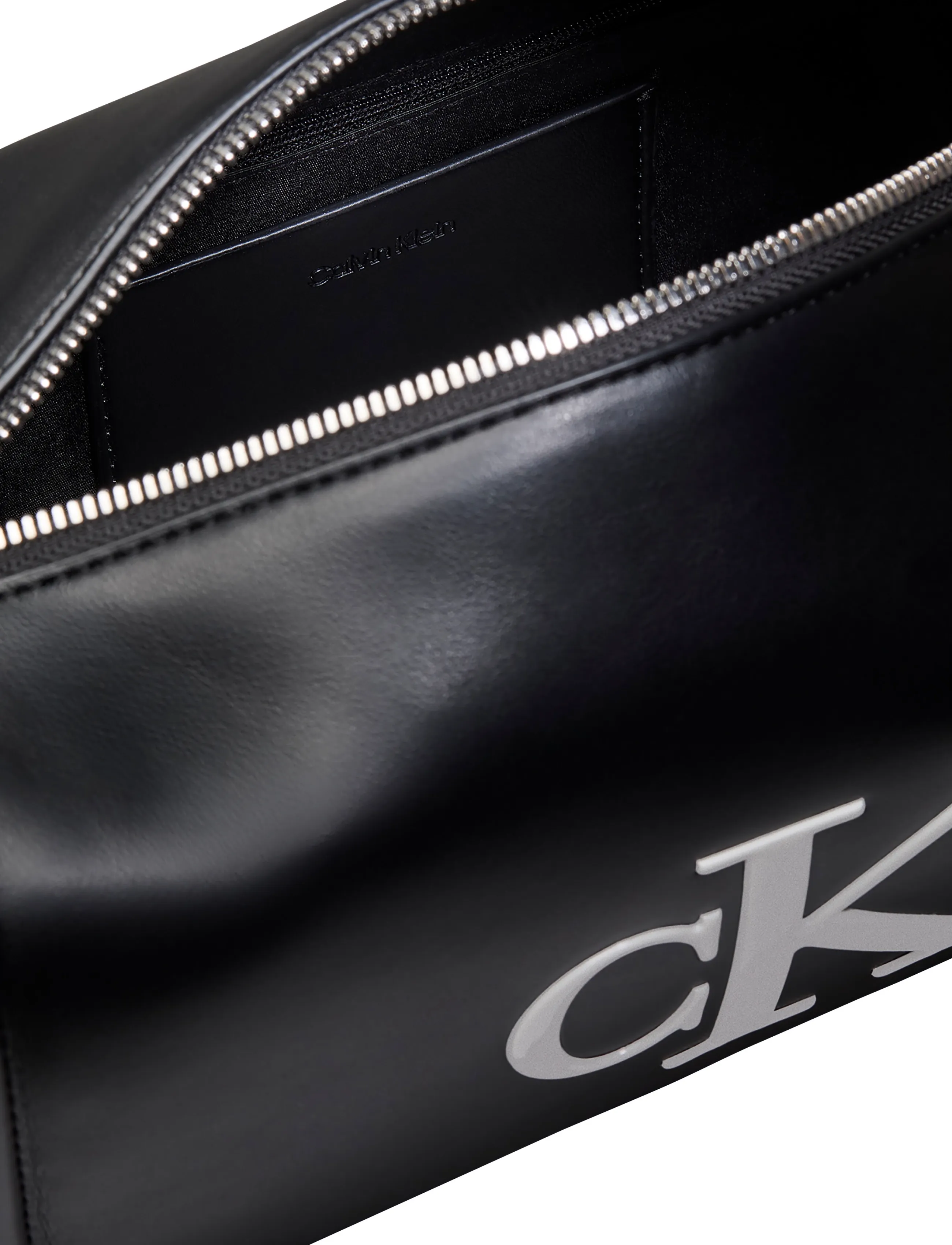 Calvin Klein - BOLD CK SLOUCHY SHOULDER BAG - hverdags stil - black white - 3