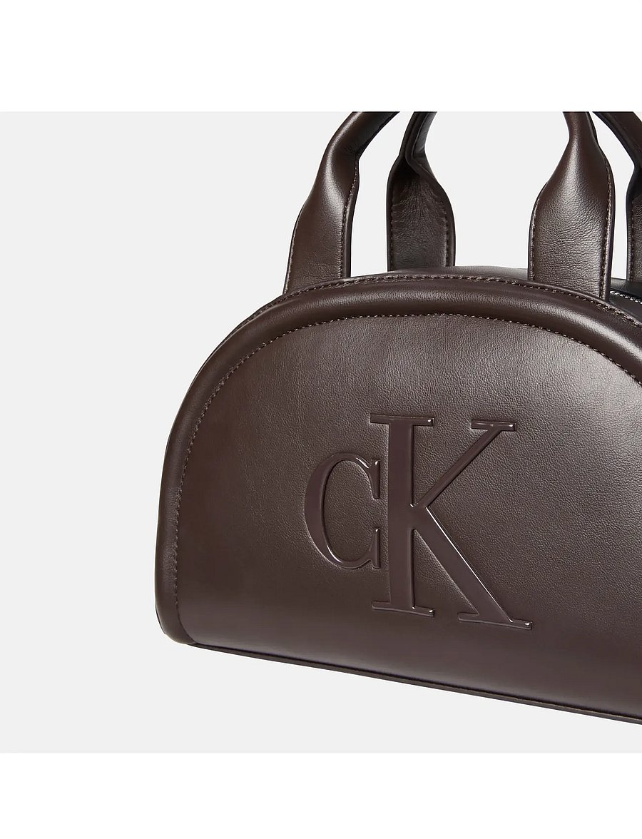 Calvin Klein - BOLD CK DOME CROSSBODY - handväskor - delicioso - 2