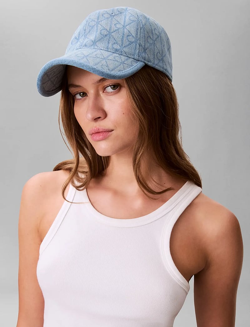 Calvin Klein - DENIM EMBLEM BURNOUT w PATCH CAP - kappen - vintage denim - 2