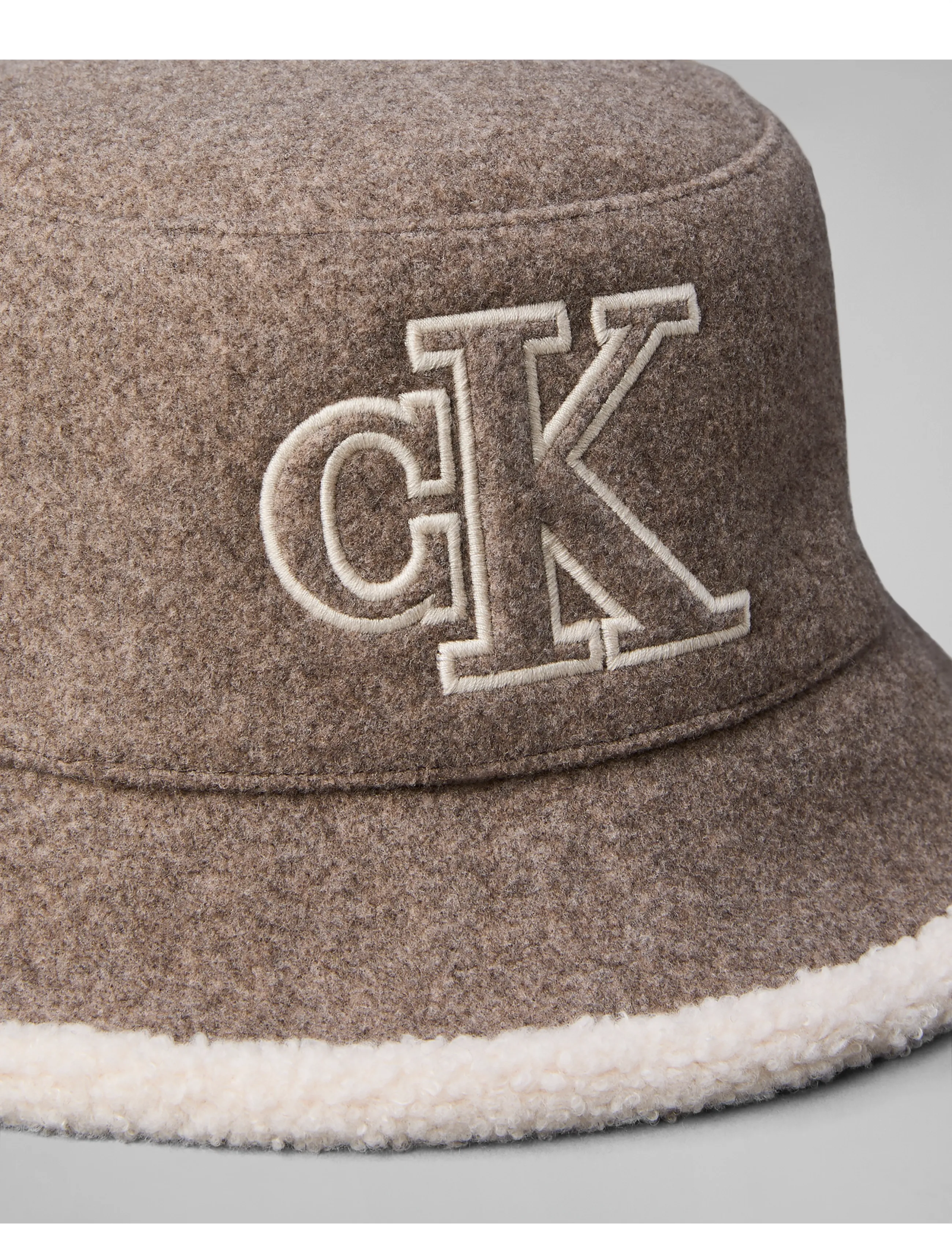 Calvin Klein - SHERPA W/ FELT REVERSIBLE BUCKET - bøllehatte - demitasse heather - 2