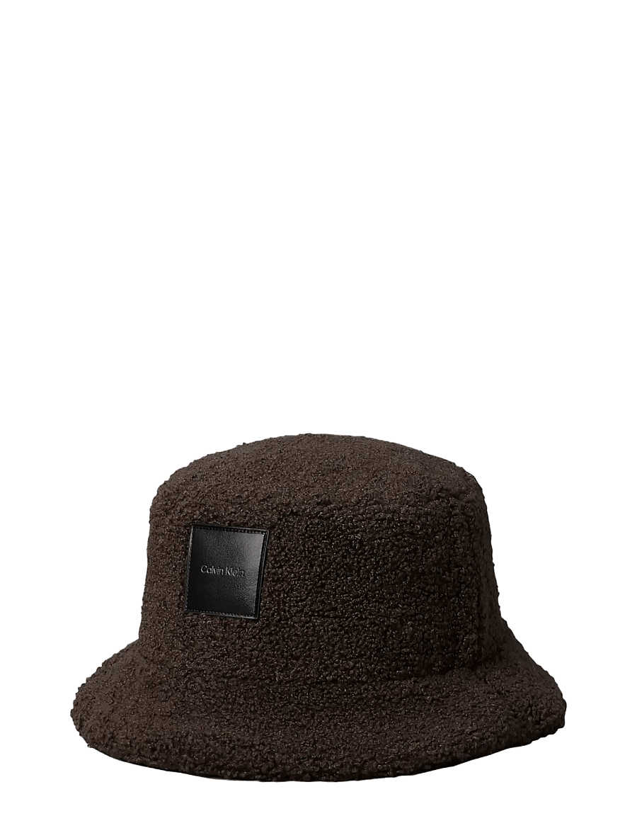 Calvin Klein - ALL-OVER SHERPA W/ PATCH BUCKET - bøllehatte - delicioso - 0