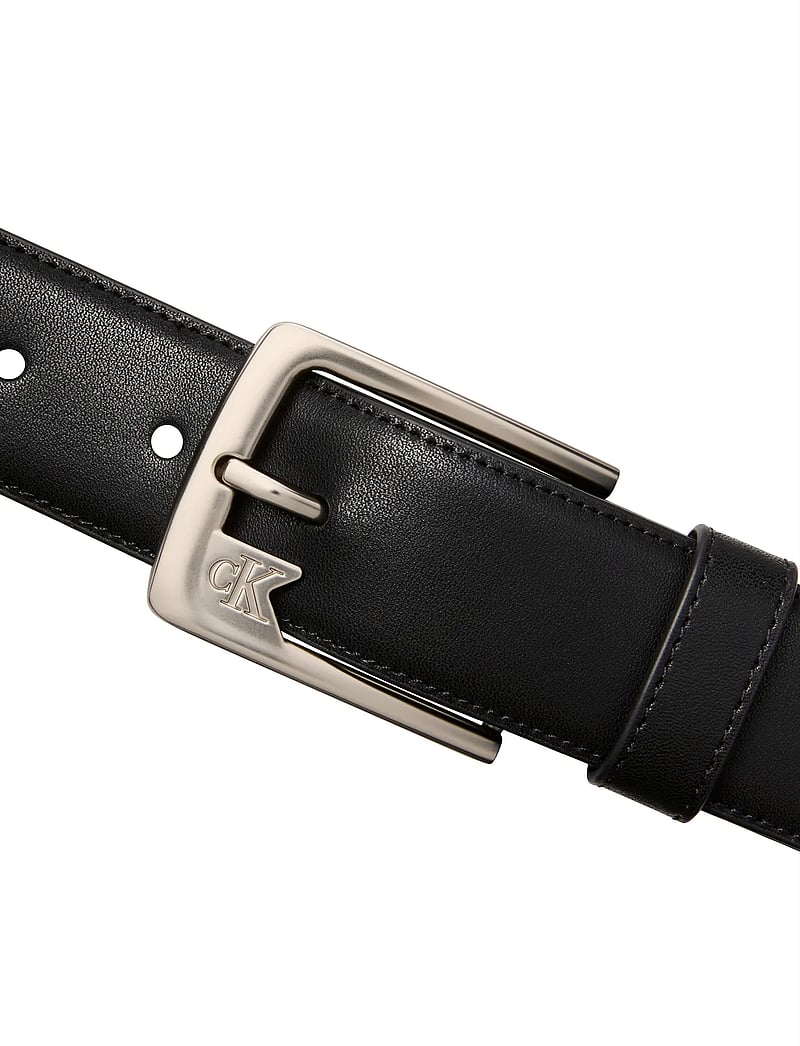 Calvin Klein - OVAL BUCKLE SHINY STRAP 15MM - læderbælter - black tumbled deep gold - 2
