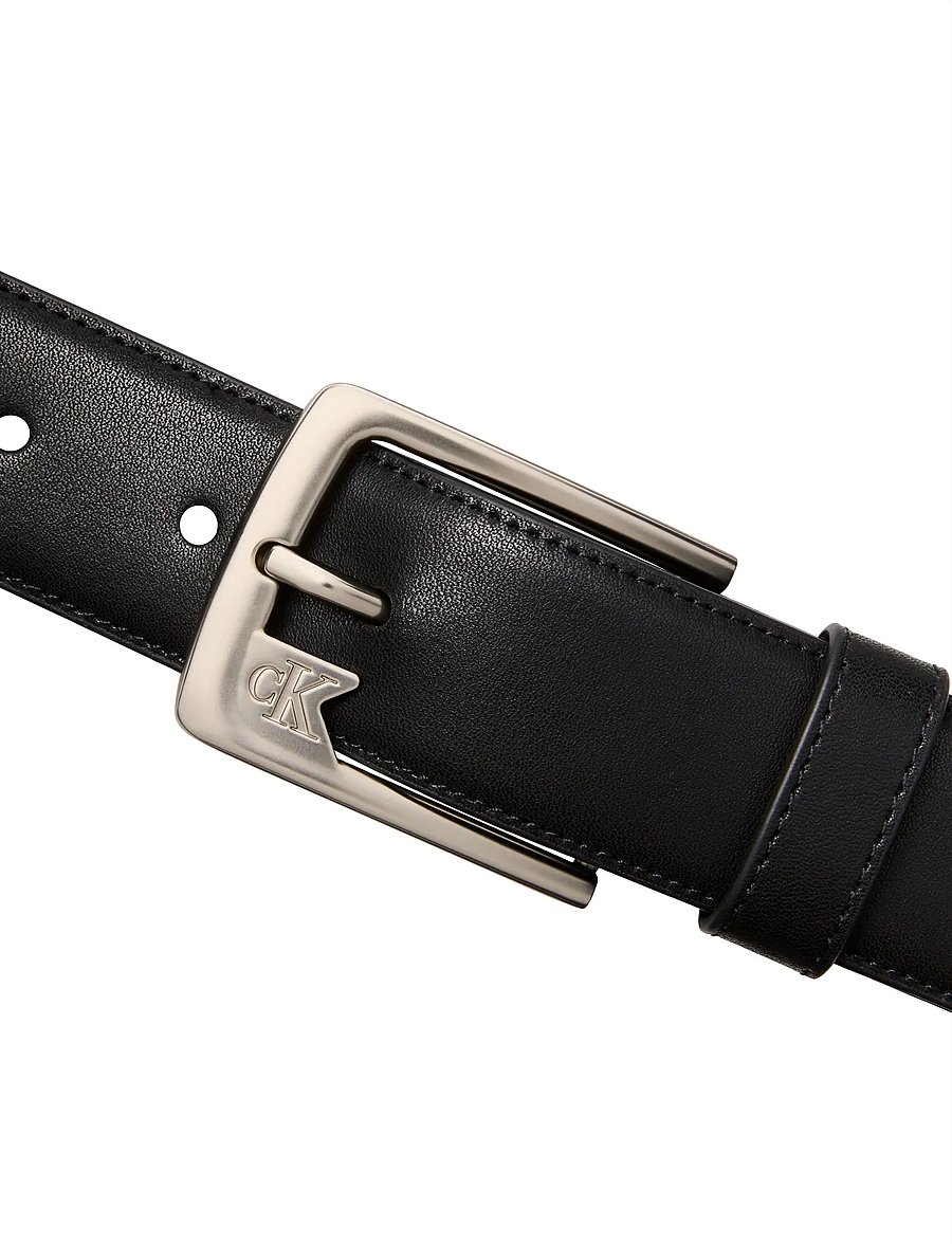 Calvin Klein - OVAL BUCKLE SHINY STRAP 15MM - odiniai diržai - black tumbled deep gold - 2