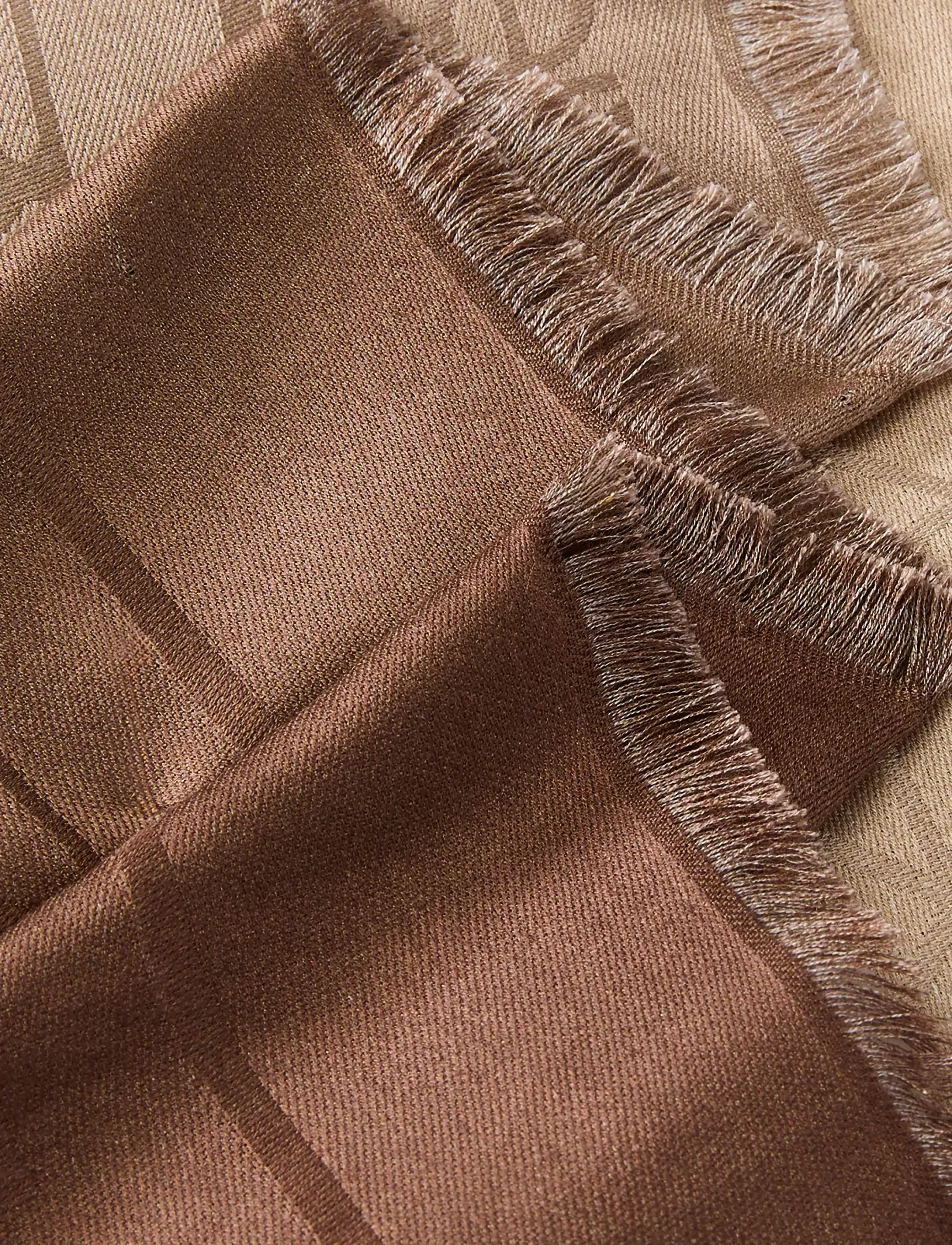Calvin Klein - GRADIENT EMBLEM SQUARE SCARF 70x - tynde tørklæder - cornstalk - 4