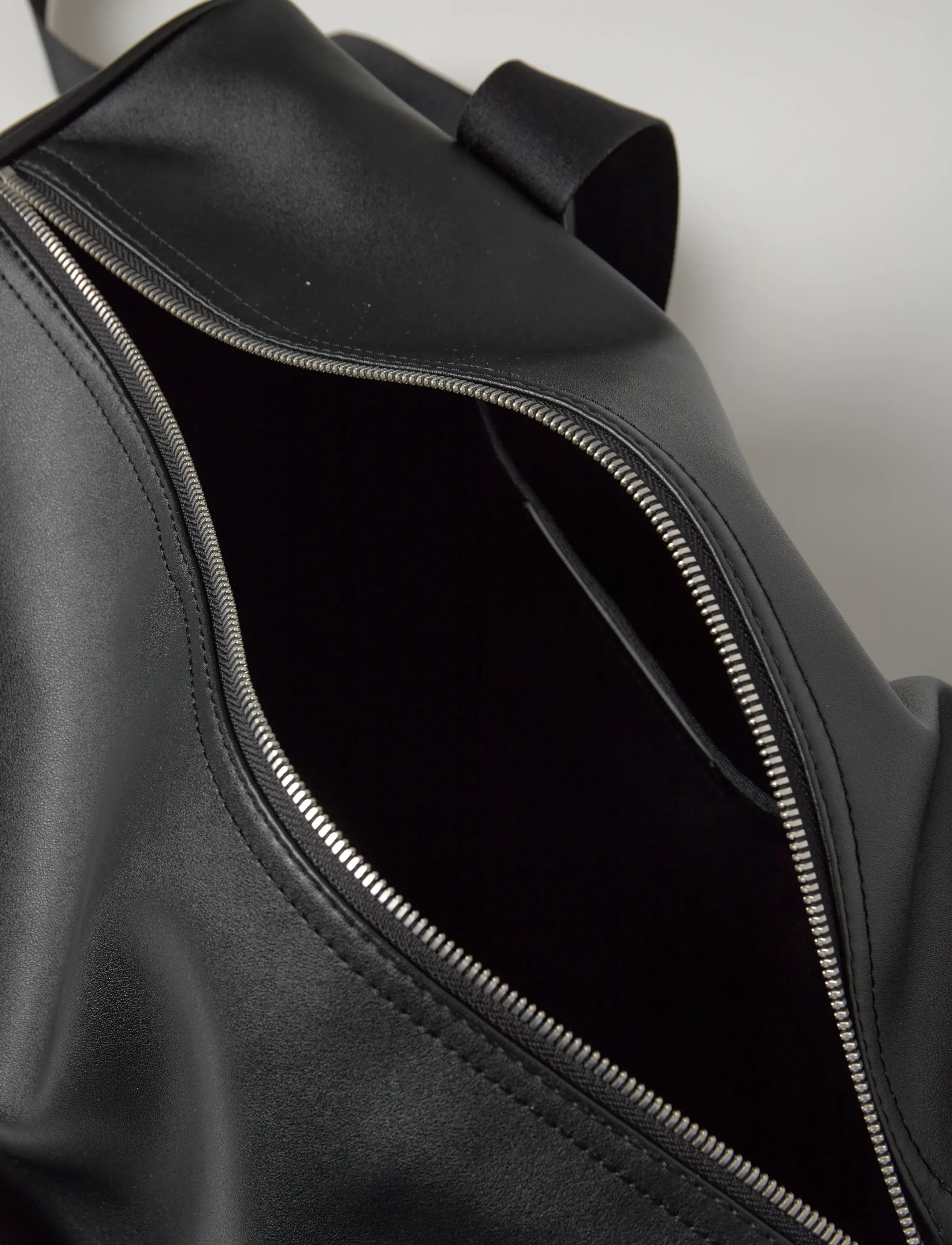 Calvin Klein - MONO LOGO DUFFLE 42 - black - 4