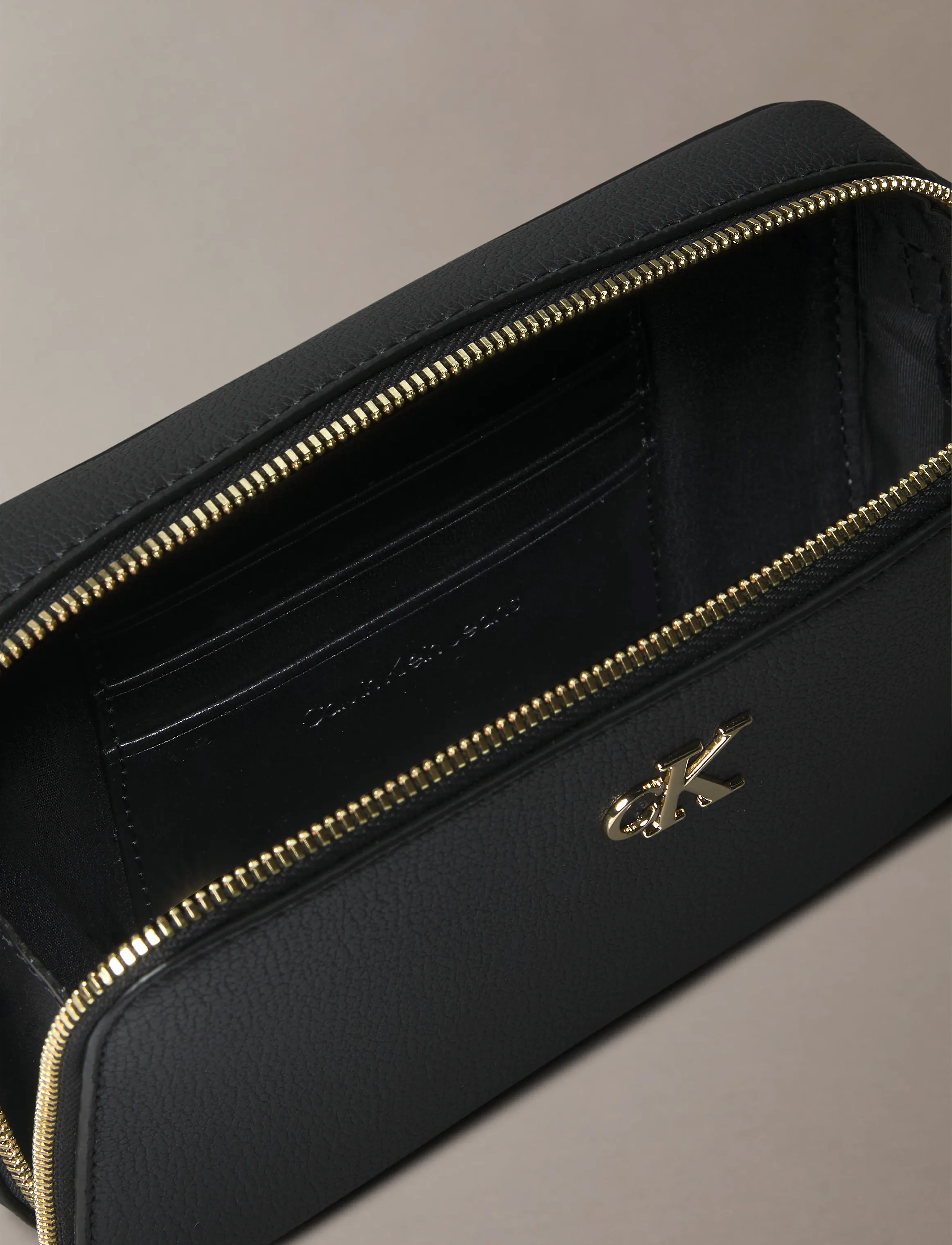 Calvin Klein - MINIMAL MONO CAMERA BAG - black - 2
