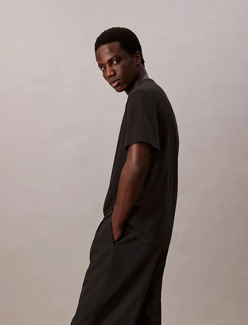 Calvin Klein - SS SUPIMA CHEST EMB CREWNECK TEE - kortærmede t-shirts - black - 5