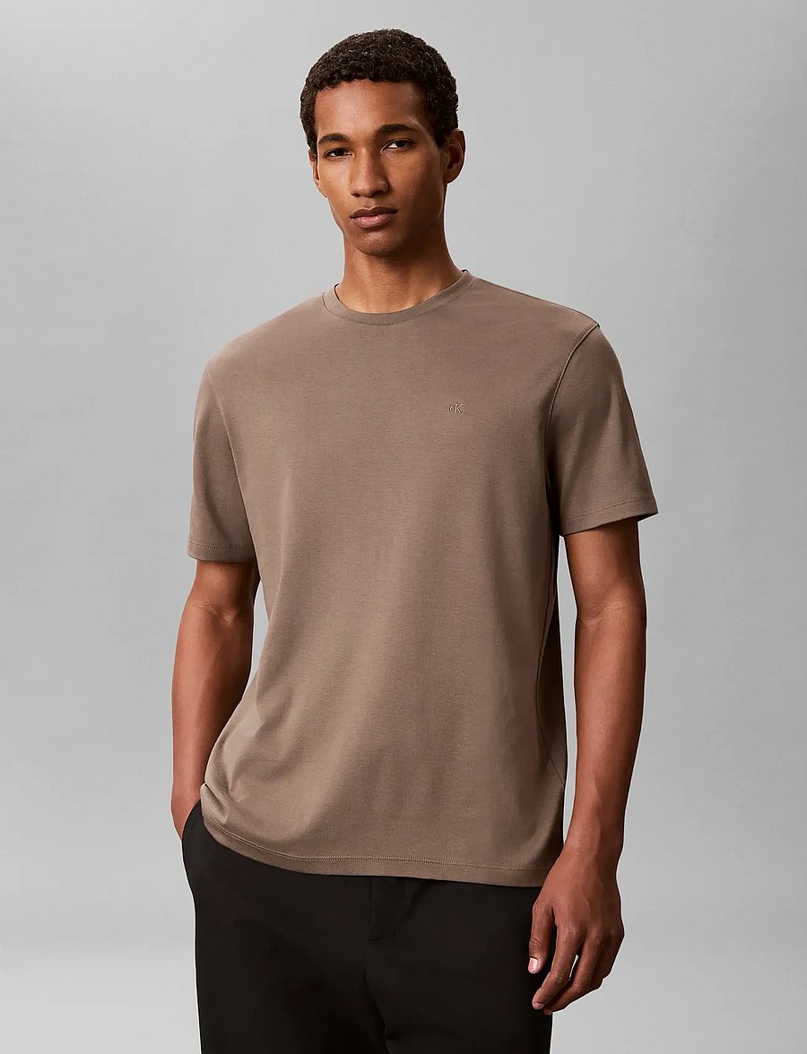 Calvin Klein - SS SUPIMA CHEST EMB CREWNECK TEE - short-sleeved t-shirts - bungee cord - 0