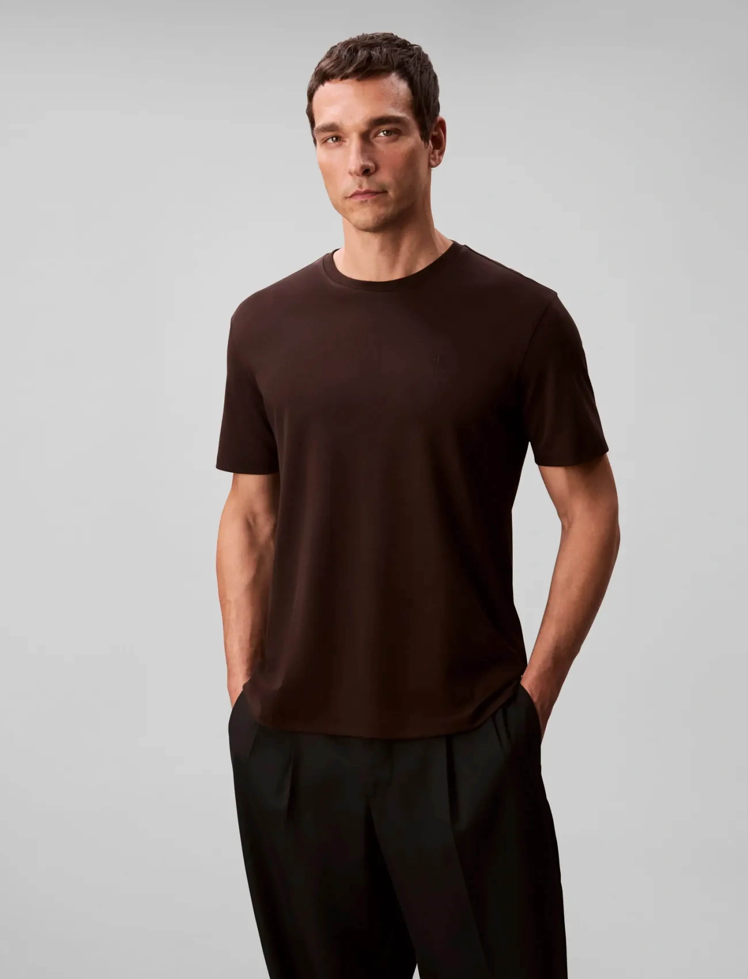 Calvin Klein - SS SUPIMA CHEST EMB CREWNECK TEE - t-shirts à manches courtes - chocolate torte - 3