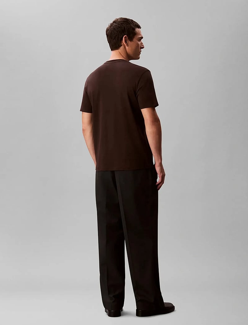 Calvin Klein - SS SUPIMA CHEST EMB CREWNECK TEE - short-sleeved t-shirts - chocolate torte - 4