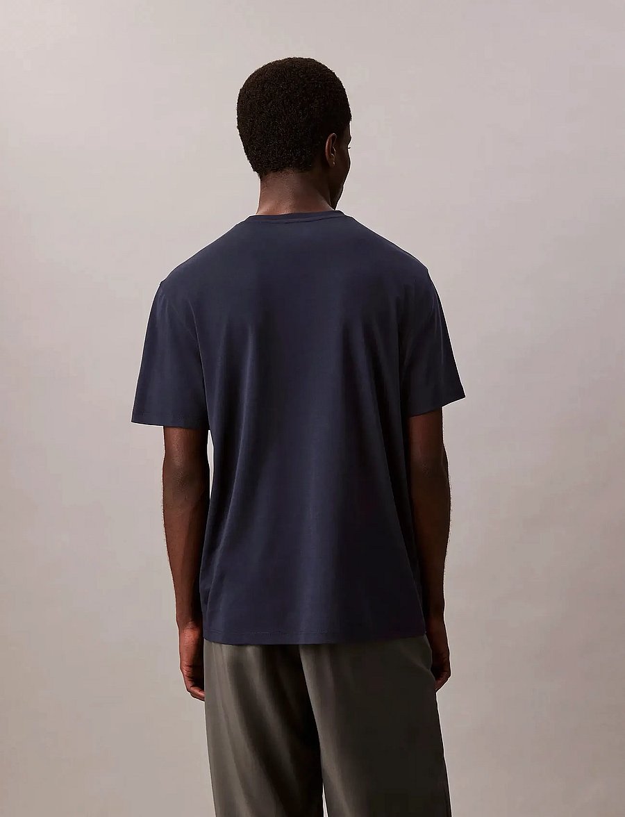 Calvin Klein - SS SUPIMA CHEST EMB CREWNECK TEE - kortärmade t-shirts - dark sapphire - 4