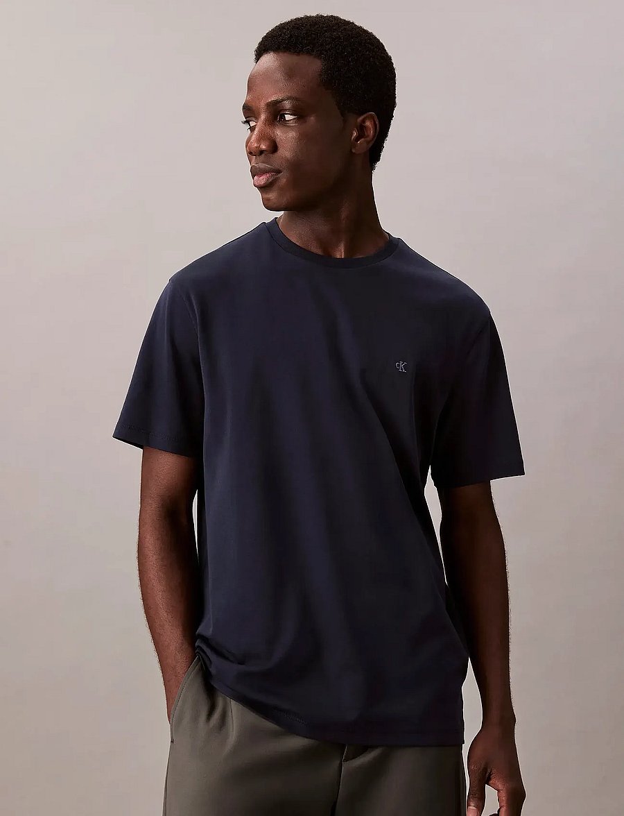 Calvin Klein - SS SUPIMA CHEST EMB CREWNECK TEE - kortärmade t-shirts - dark sapphire - 5