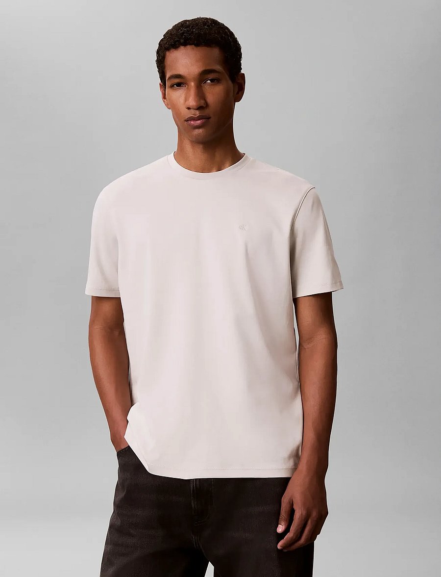 Calvin Klein - SS SUPIMA CHEST EMB CREWNECK TEE - kurzärmelige t-shirts - moonstruck - 0