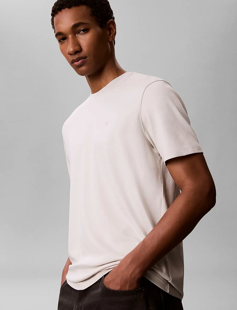 Calvin Klein - SS SUPIMA CHEST EMB CREWNECK TEE - kurzärmelige t-shirts - moonstruck - 4