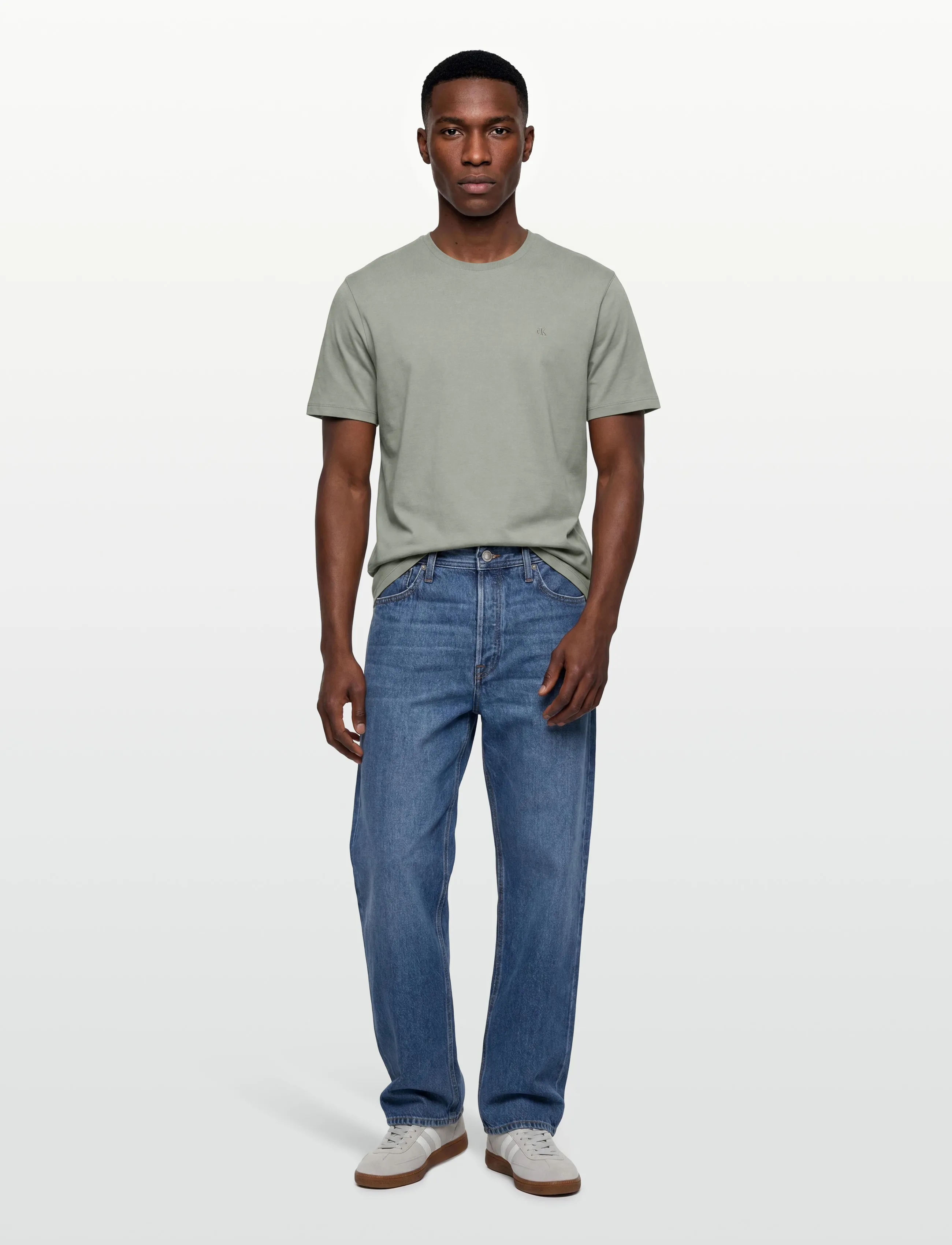 Calvin Klein SS SUPIMA CHEST EMB CREWNECK TEE - Kläder - SHADOW / grey