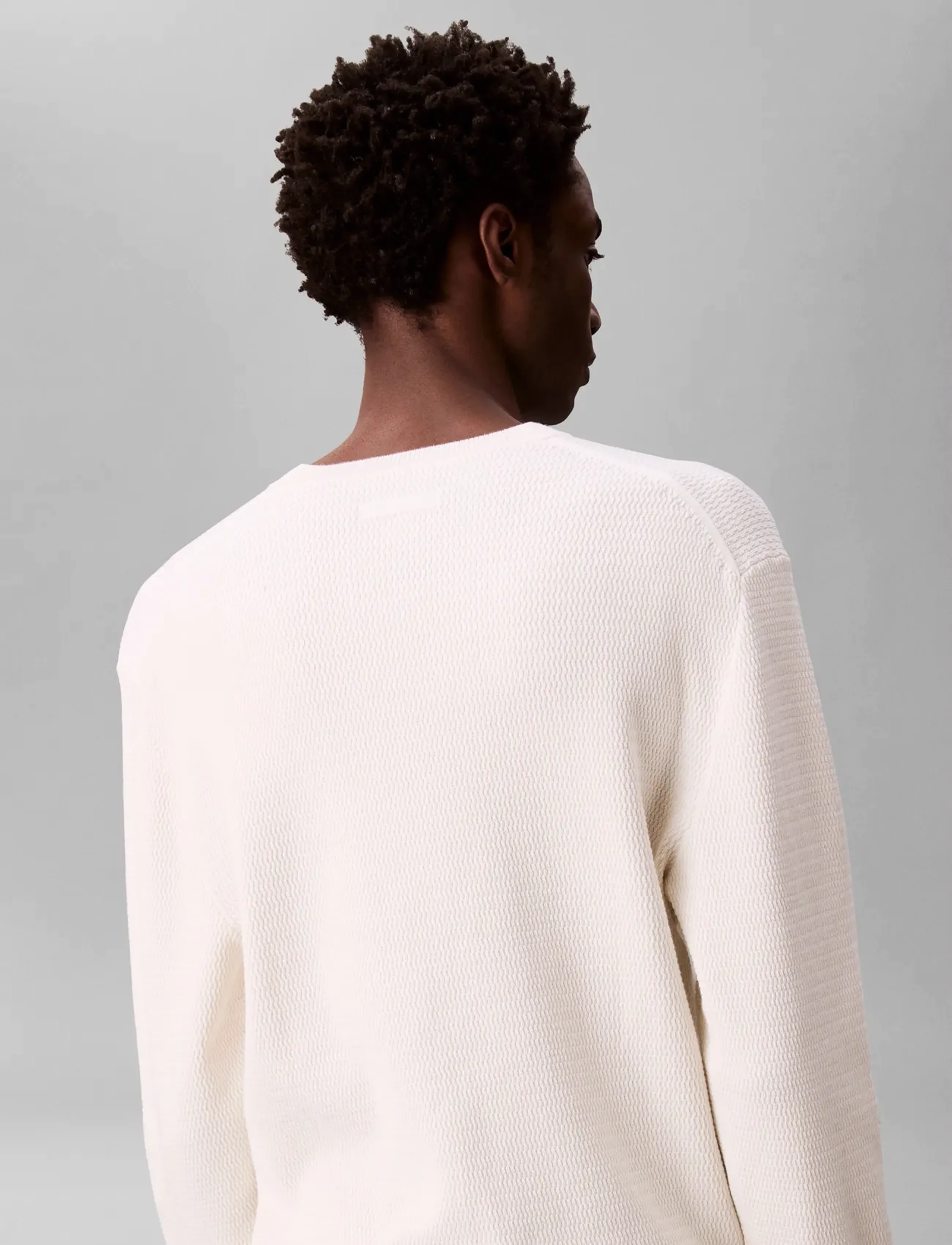 Calvin Klein - LS TEXTURE CTTN CREWNK SWEATER 1 - Ümmarguse kaelusega kudumid - tofu - 2