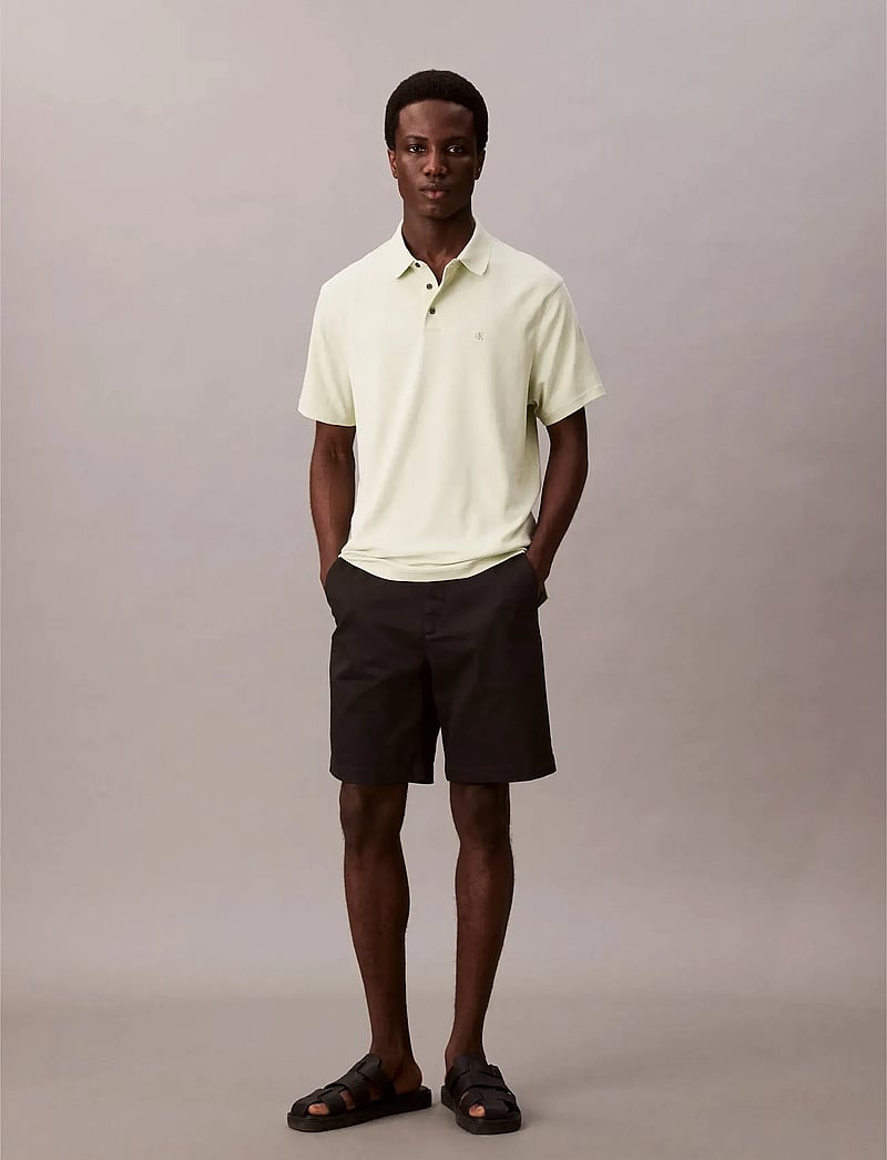 Calvin Klein - 9 IN STRAIGHT REFINED CTTN STRET - chinos shorts - black - 0