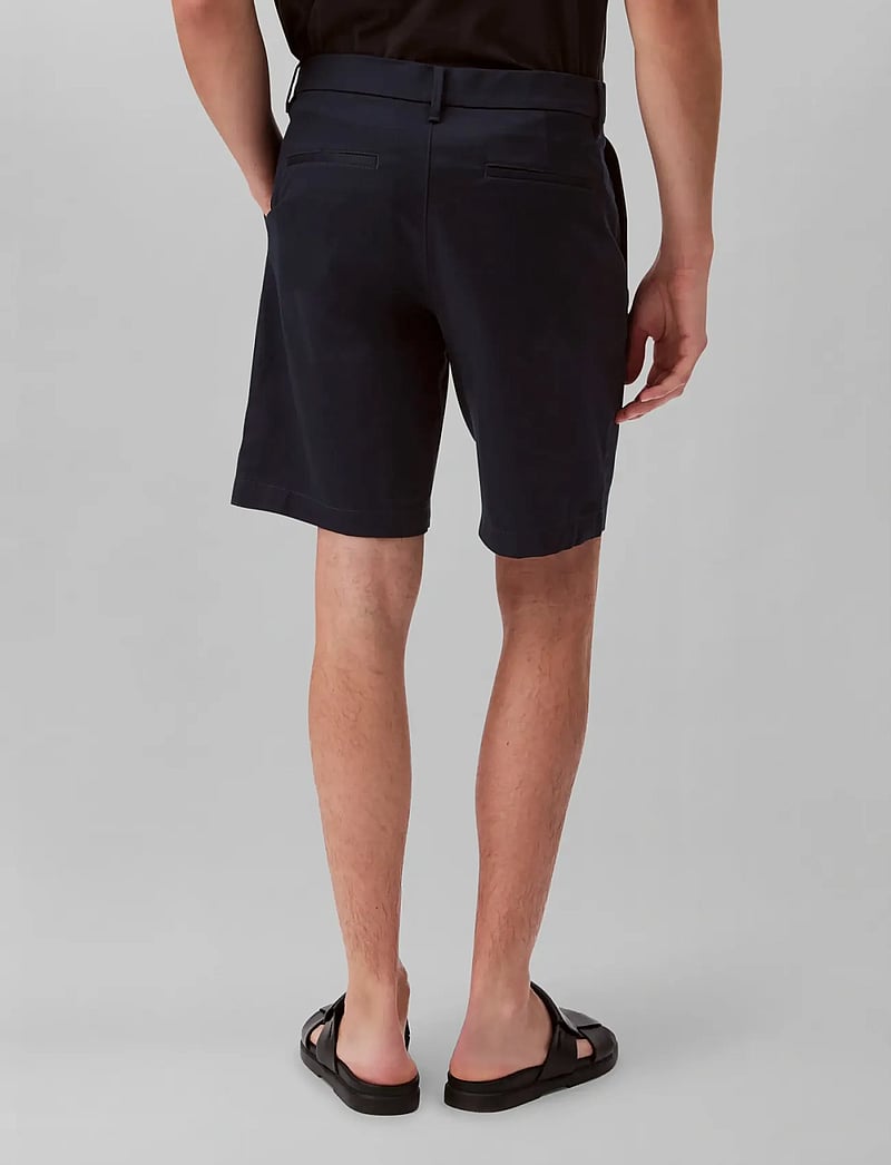 Calvin Klein - 9 IN STRAIGHT REFINED CTTN STRET - chinos shorts - dark sapphire - 3