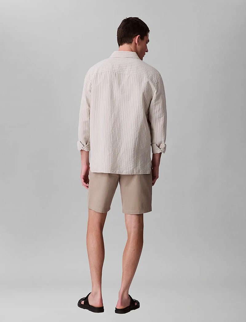 Calvin Klein - 9 IN STRAIGHT REFINED CTTN STRET - chinos shorts - vintage khaki - 2