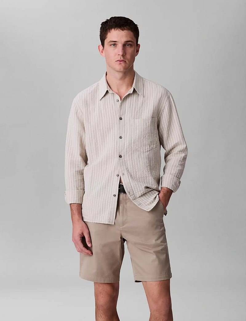 Calvin Klein - 9 IN STRAIGHT REFINED CTTN STRET - chinos shorts - vintage khaki - 3