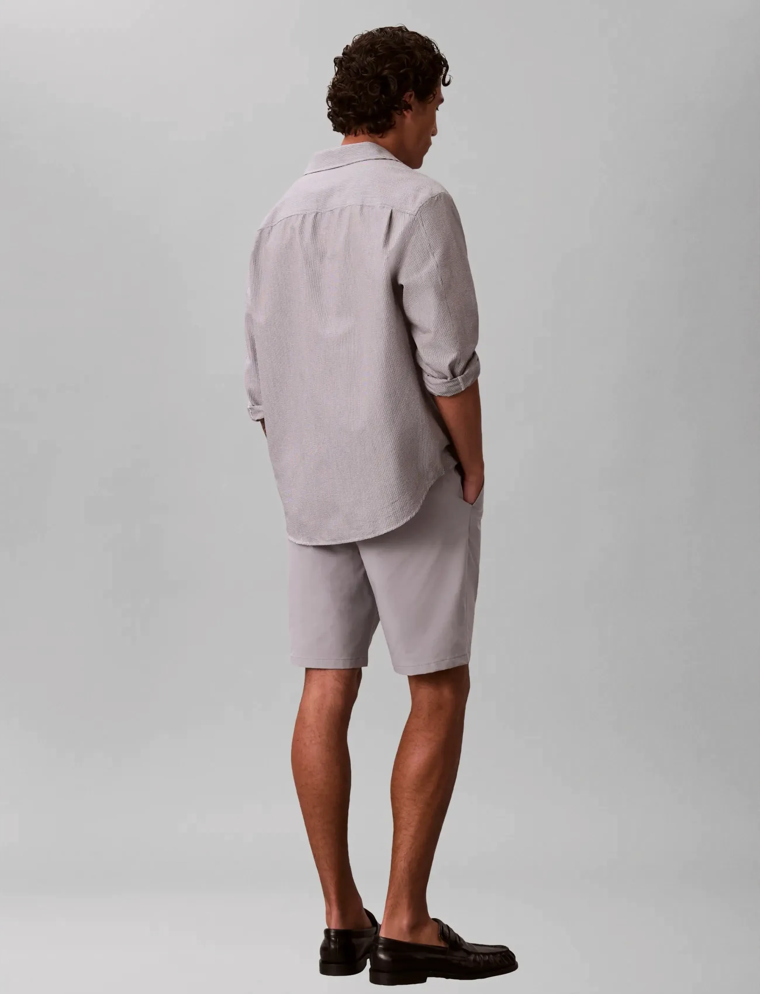 Calvin Klein - 9 IN STRAIGHT TECH STRETCH SHORT - mænd - misty grey - 2