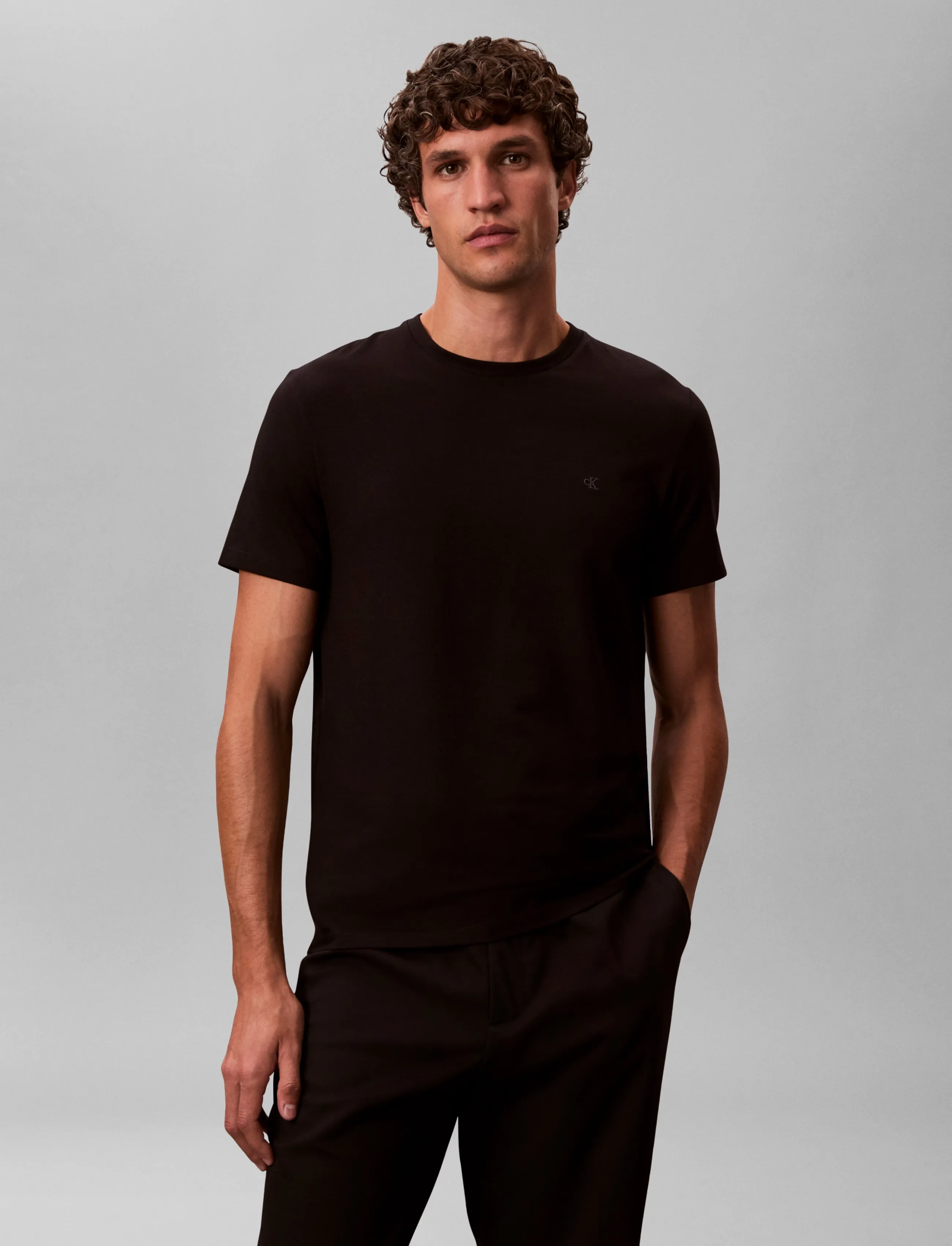 Calvin Klein - SS SLIM STRETCH CTTN MONOGRM TEE - lühikeste varrukatega t-särgid - black - 0