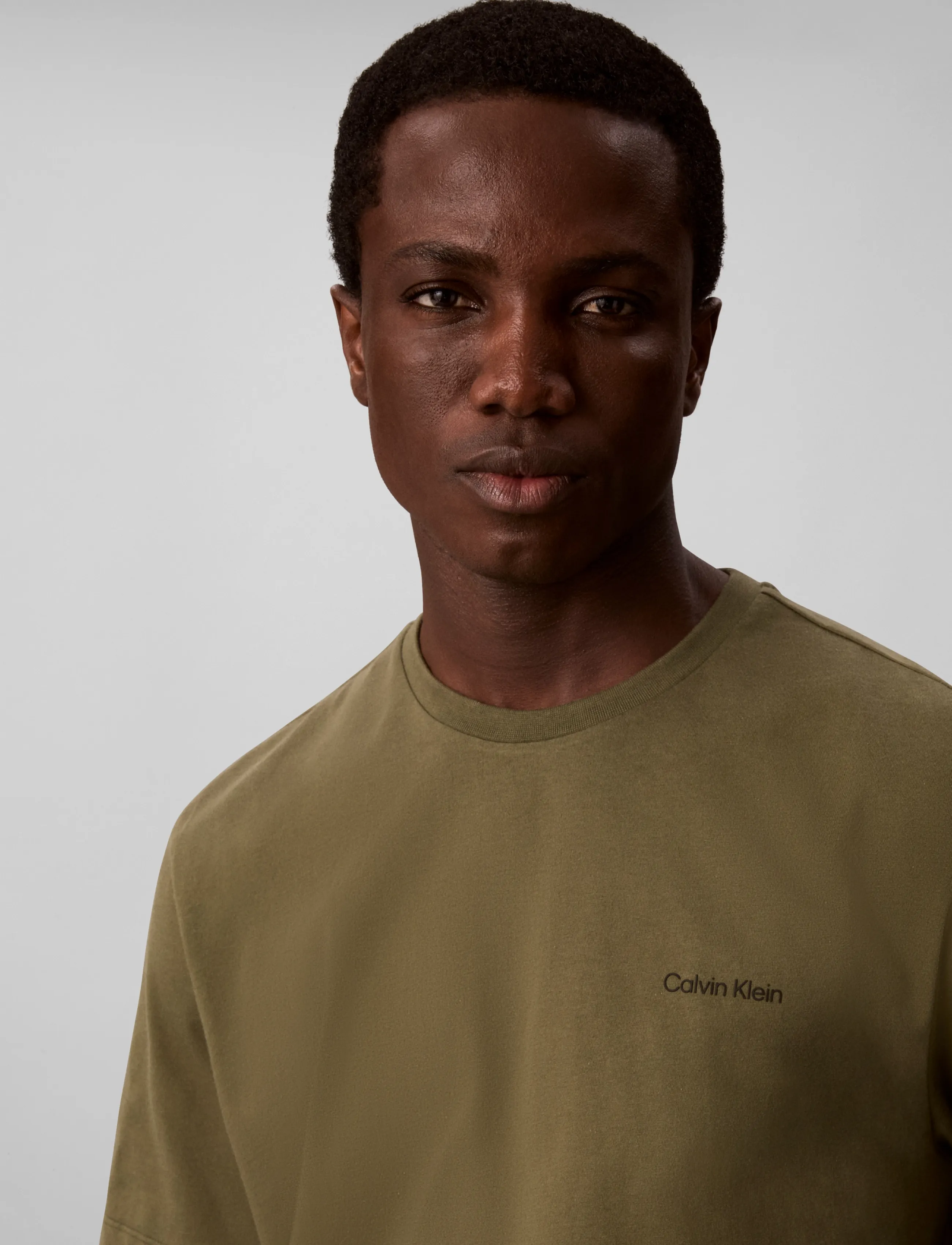 Calvin Klein - SS MICRO LOGO CREWNECK TEE - kortærmede t-shirts - olive night - 4