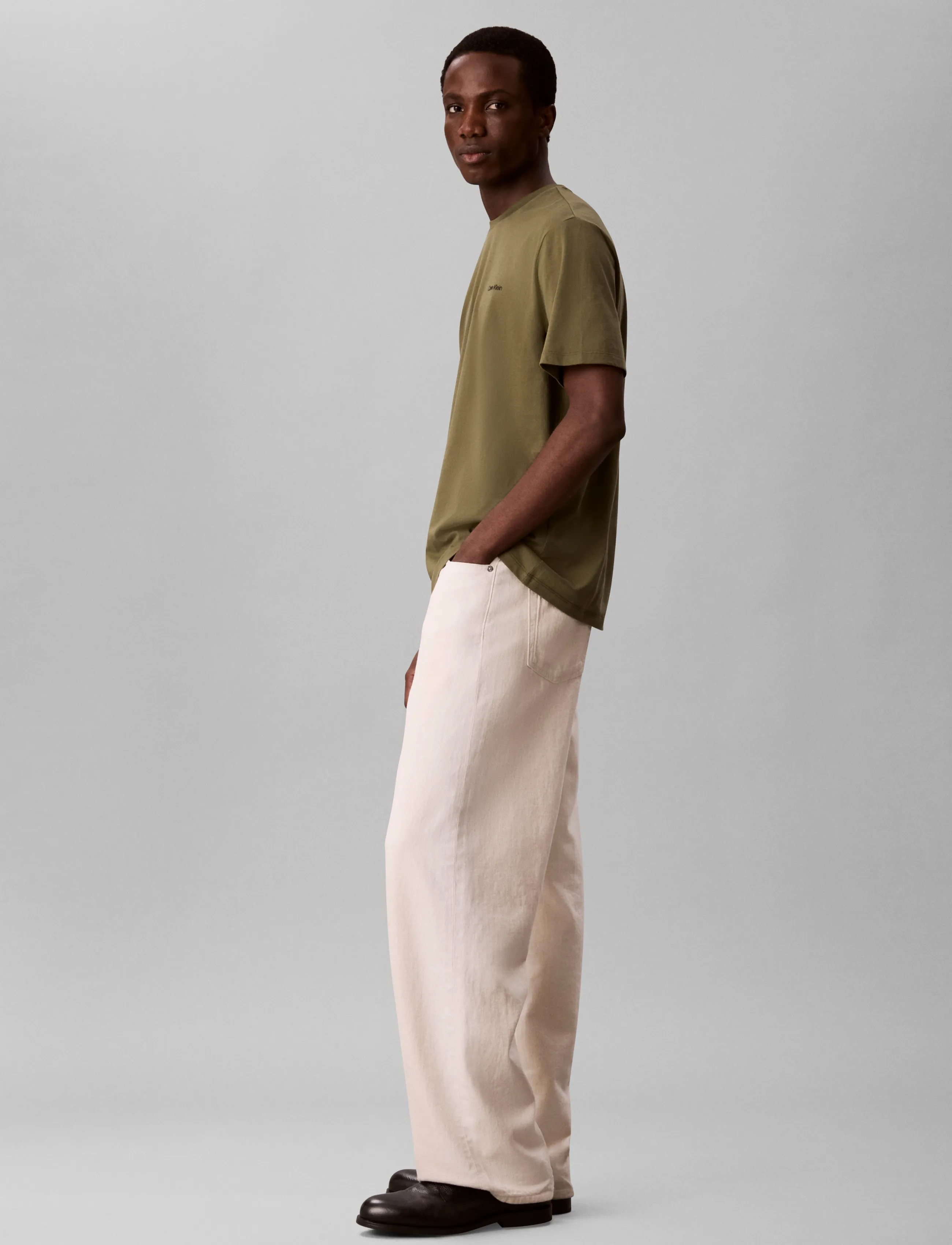 Calvin Klein - SS MICRO LOGO CREWNECK TEE - kortærmede t-shirts - olive night - 5