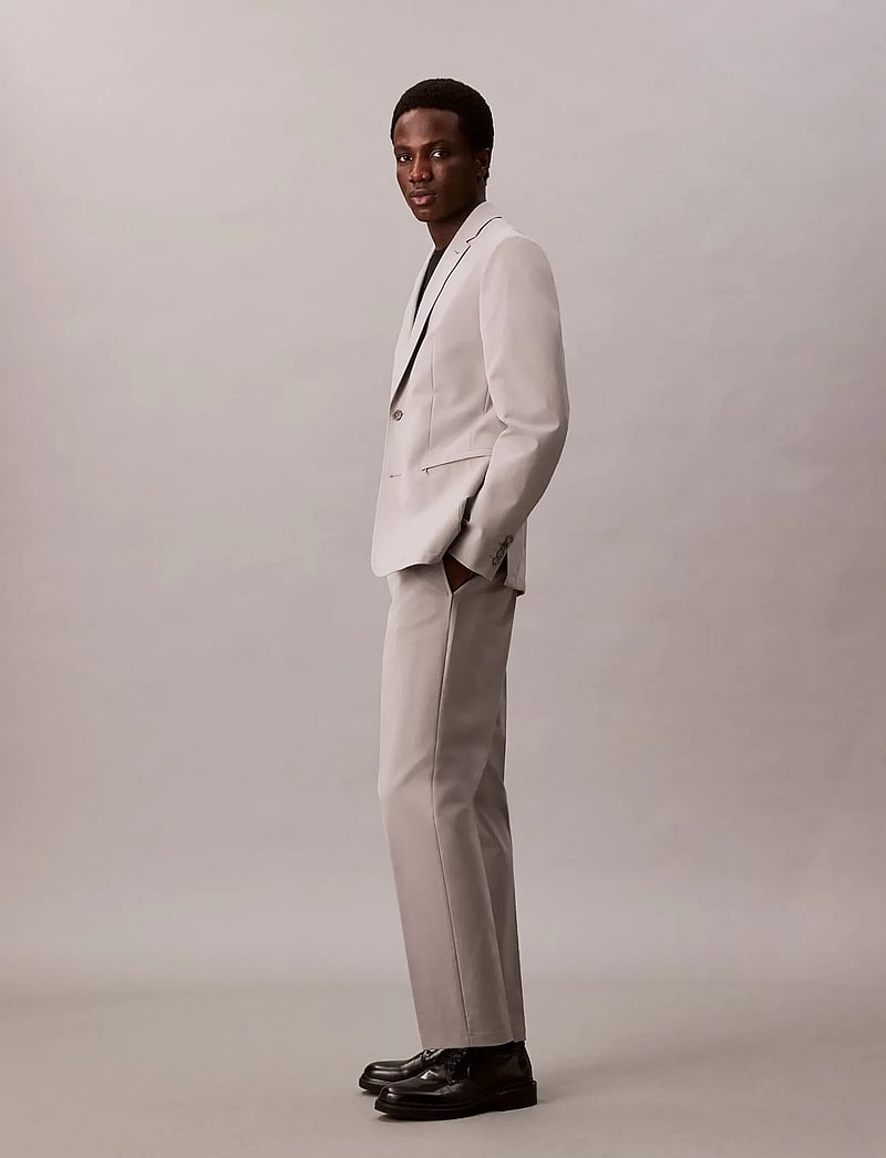 Calvin Klein - TECH HALF ELASTIC TROUSER - anzugshosen - mourning dove - 4