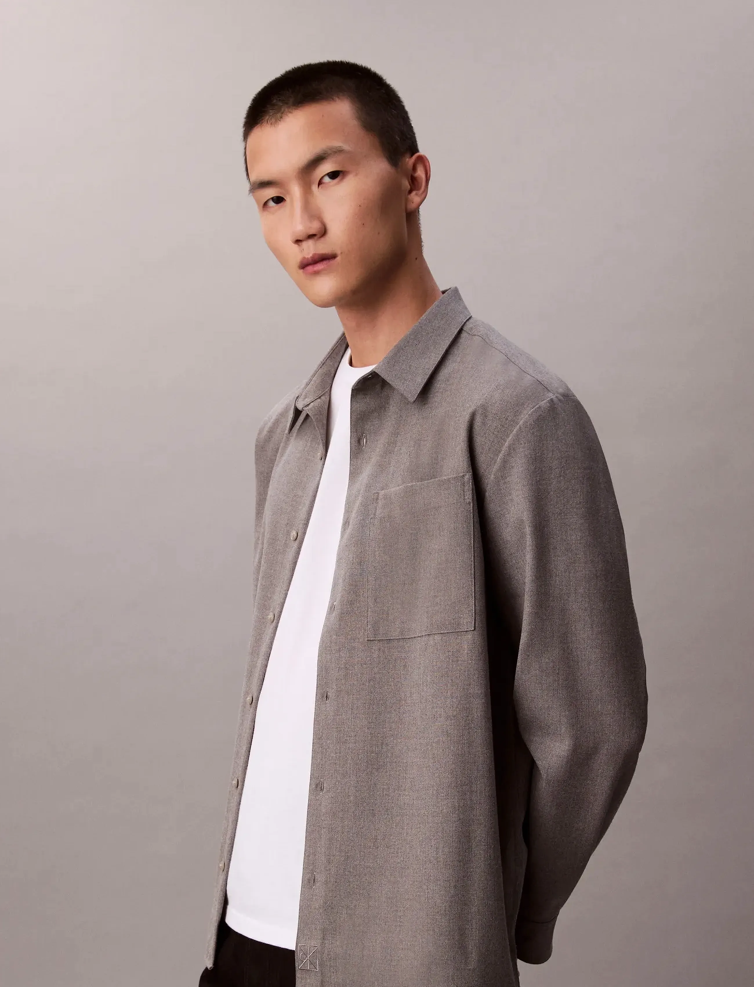 Calvin Klein - LS SOLID SILK WOOL EASY SHIRT - herren - marble gray - 5