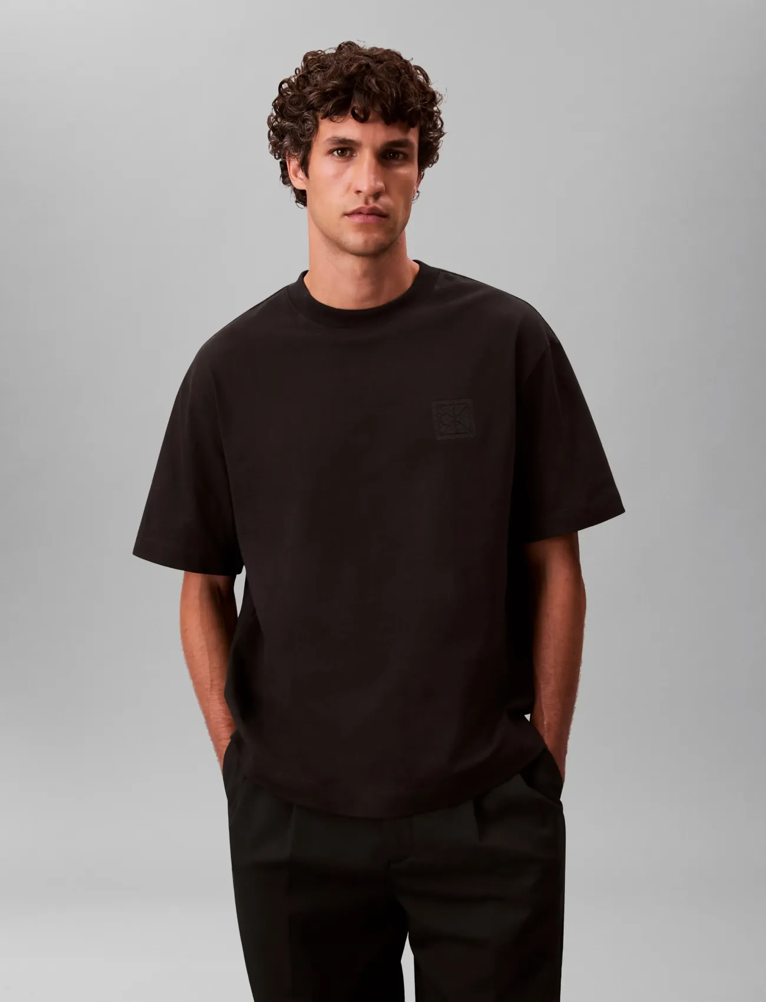 Calvin Klein Ss Rlxd 16S Embrd Twill Emblem T t-shirts - bas herr – bild 7