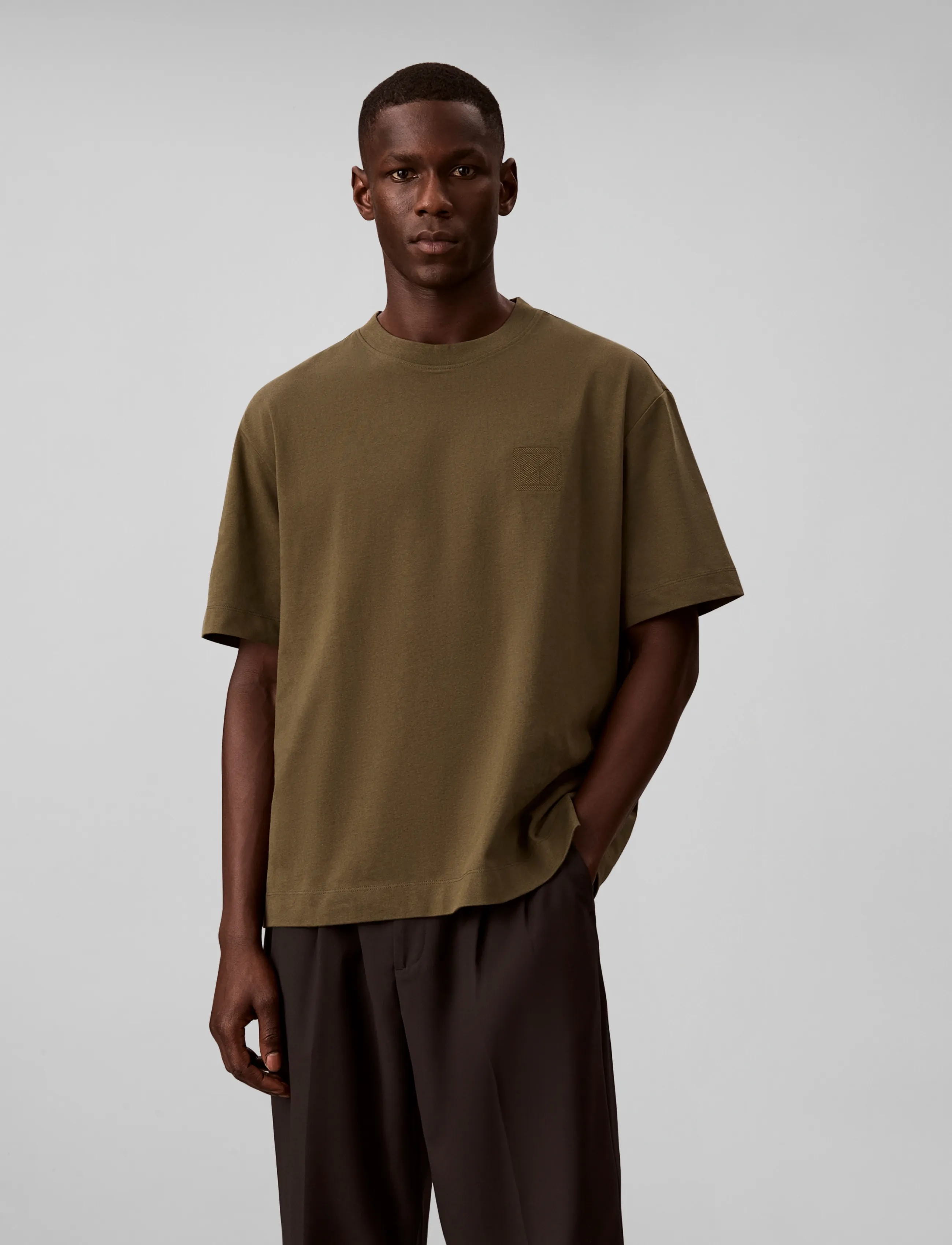 Calvin Klein - SS RLXD 16S EMBRD TWILL EMBLEM T - kortærmede t-shirts - olive night - 3