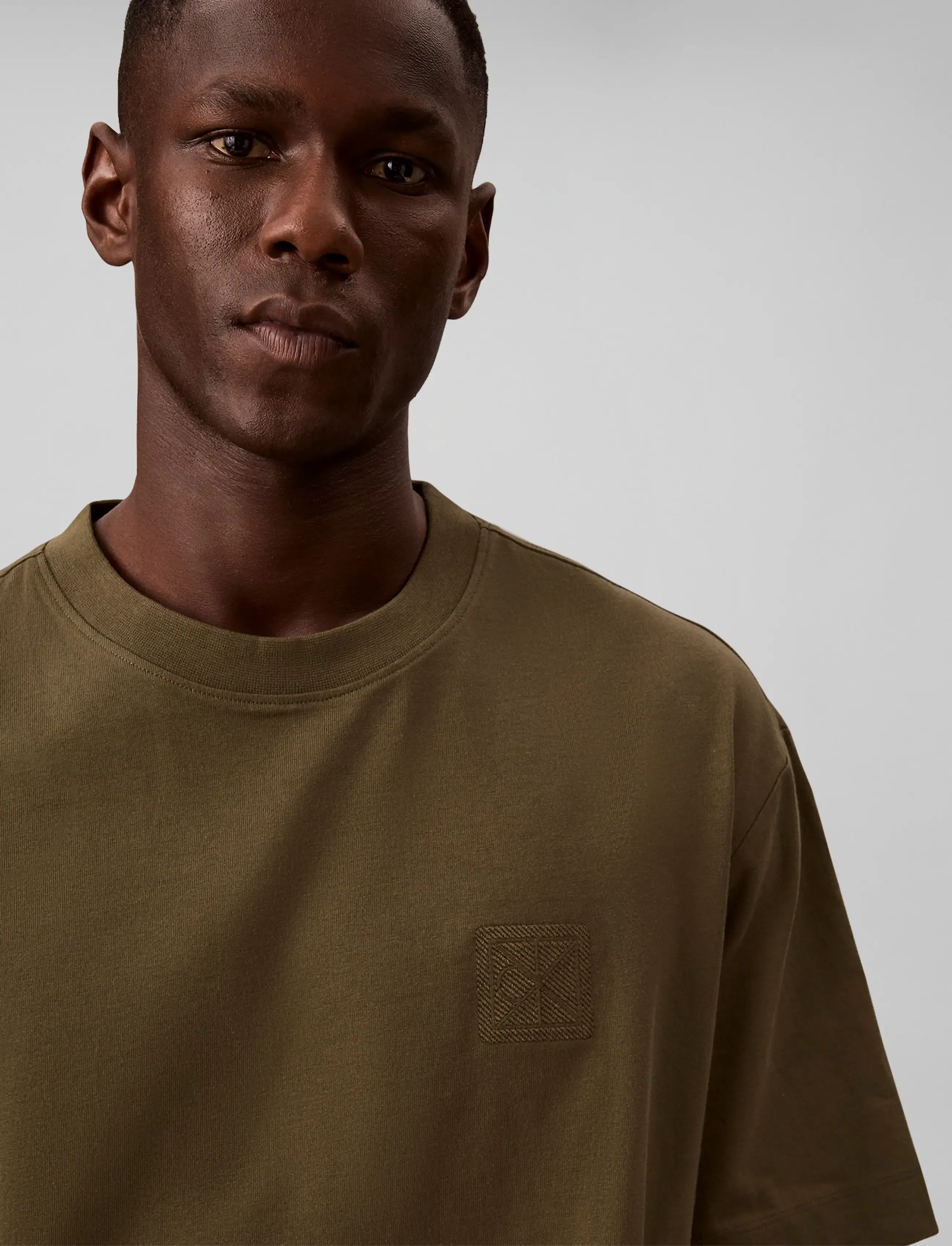 Calvin Klein - SS RLXD 16S EMBRD TWILL EMBLEM T - kortærmede t-shirts - olive night - 4