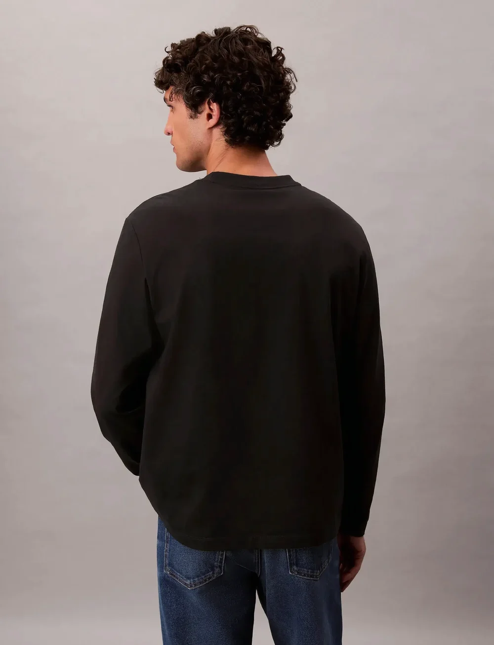 Calvin Klein - LS RLXD STANDARD LOGO CREWNK TEE - langærmede t-shirts - black - 2