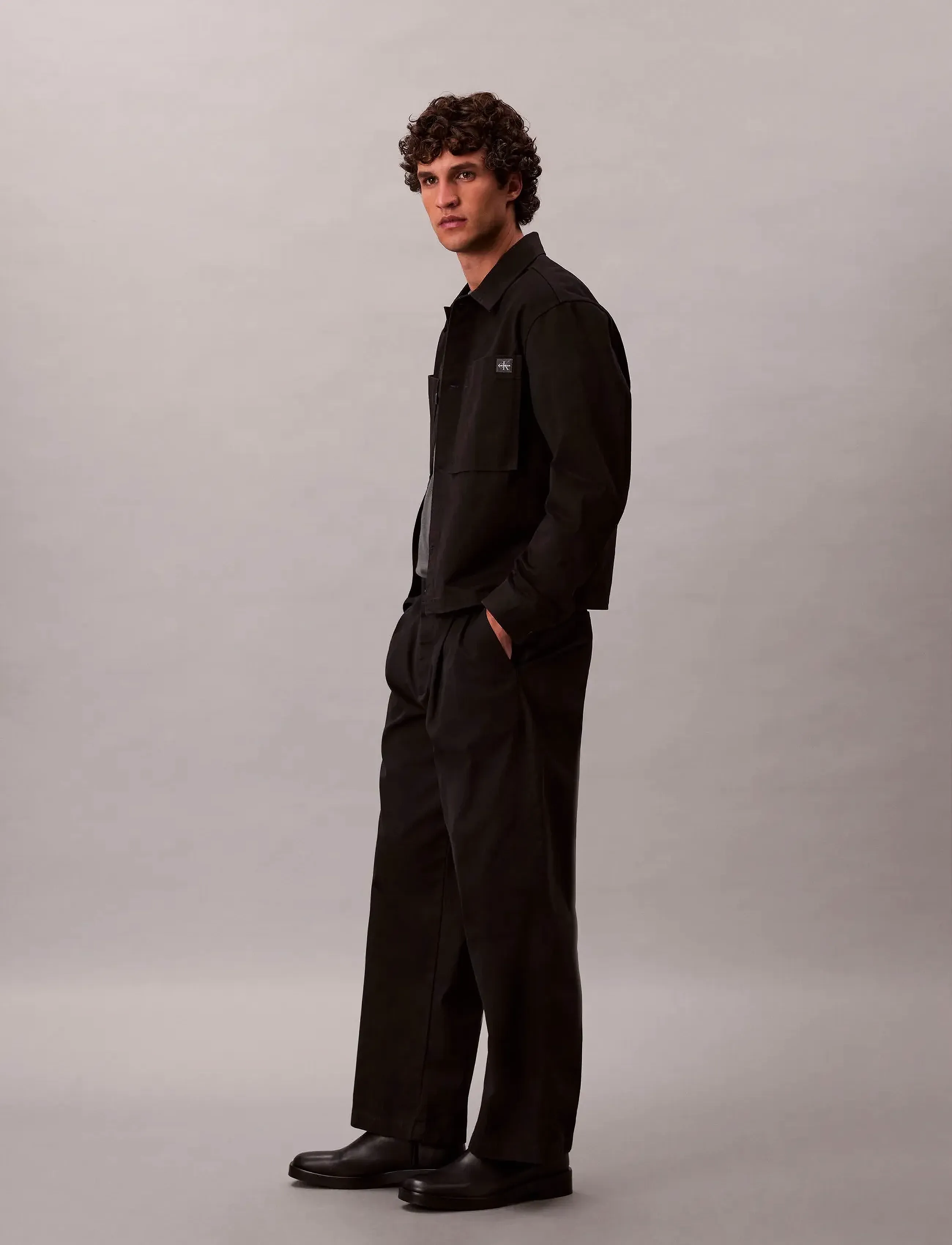 Calvin Klein - COTTON PLEATED HALF ELASTIC PANT - casual byxor - black - 2