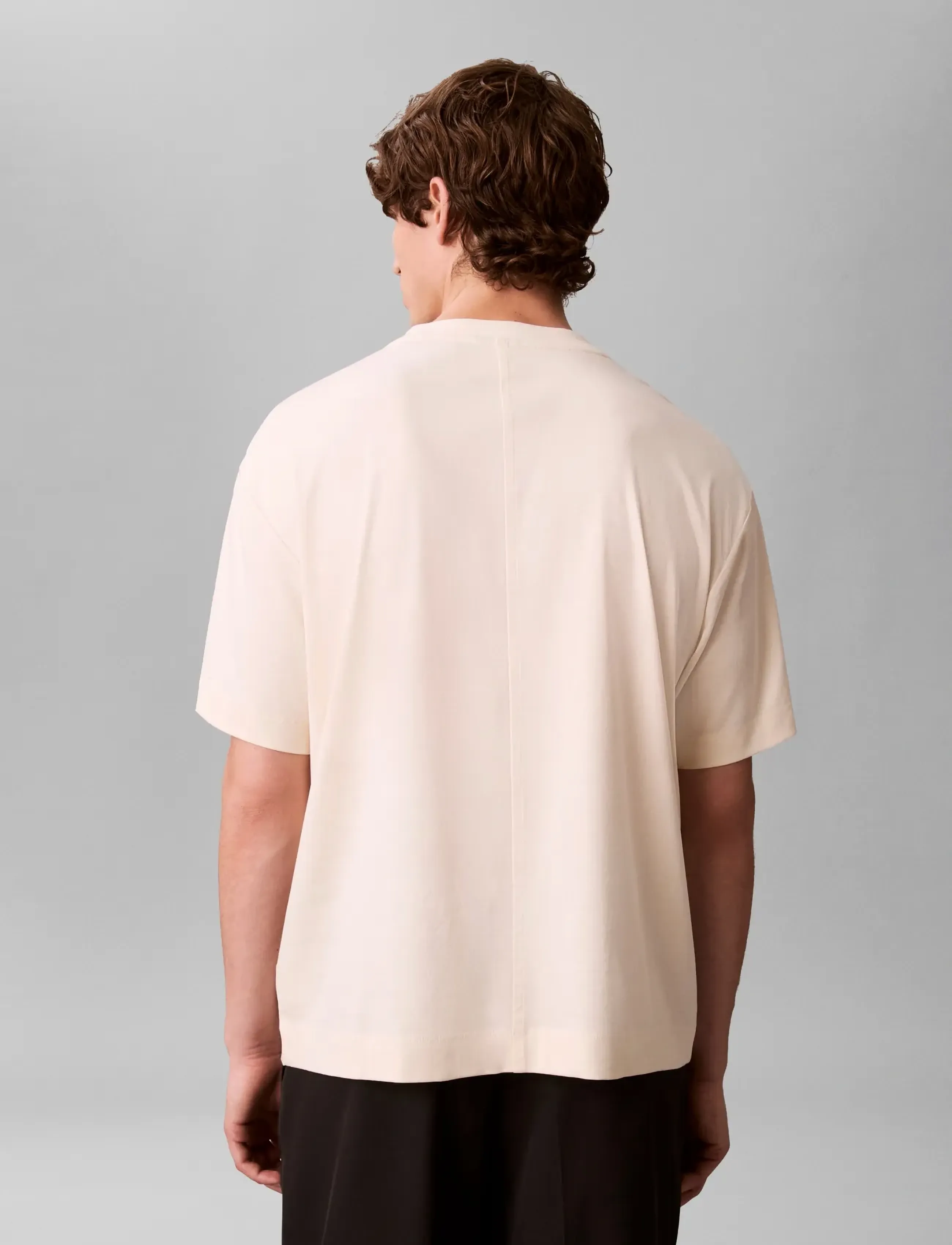 Calvin Klein - SS RLXD PREMIUM INTERLOCK EMBLEM - short-sleeved t-shirts - antique white - 2